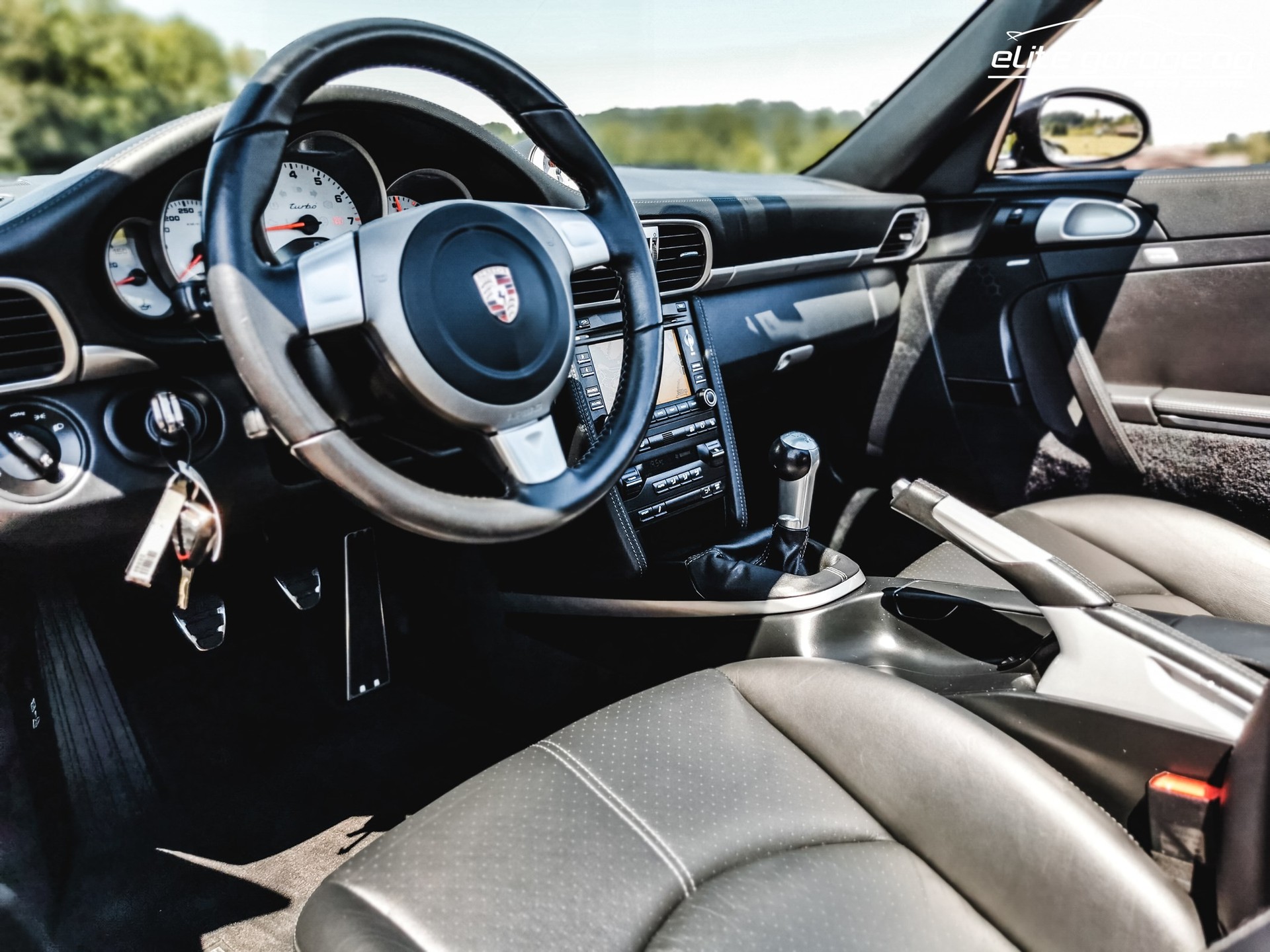 PORSCHE 911 Cabrio Turbo-image-12