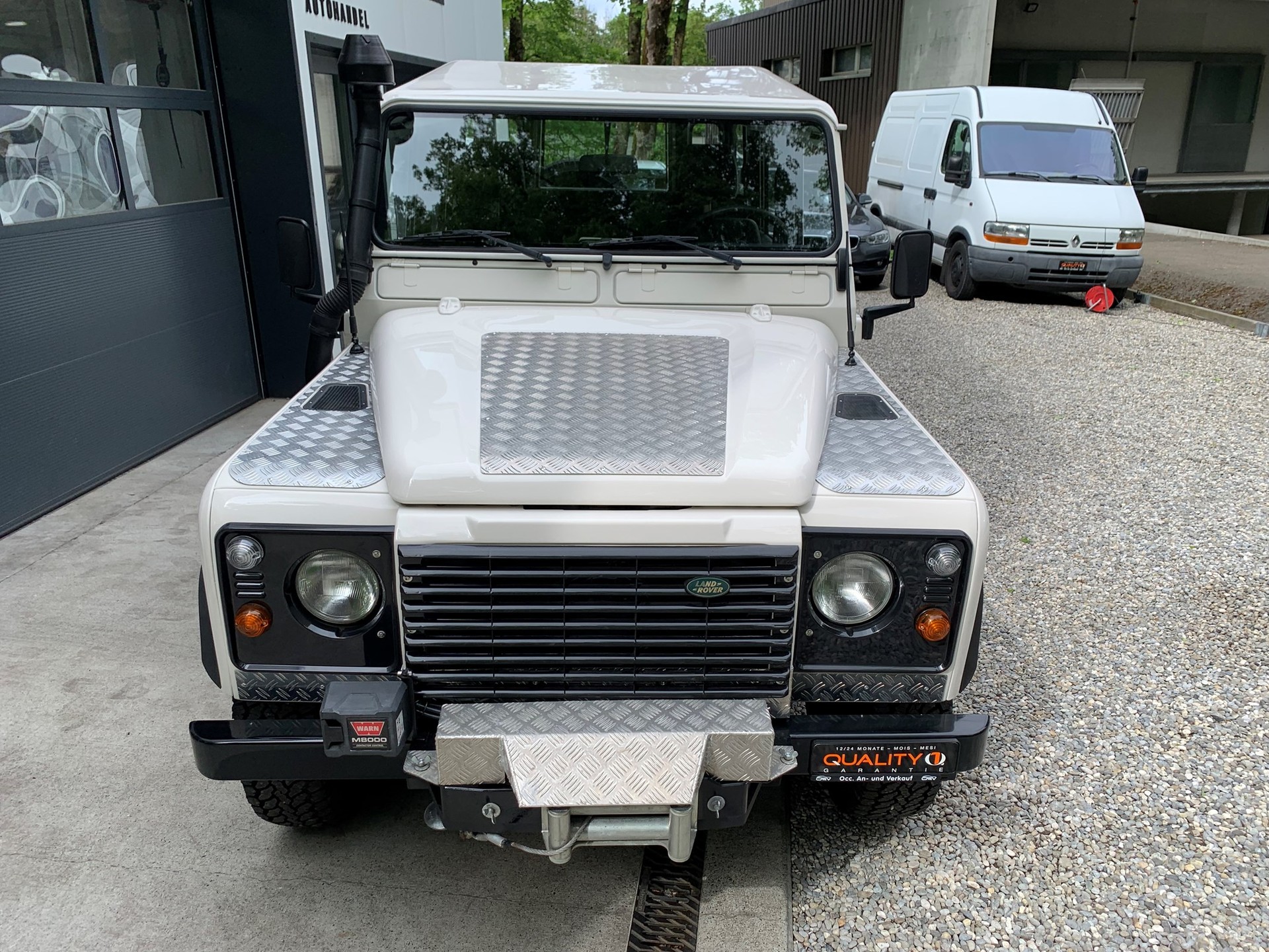 LAND ROVER Defender 110 SW 2.5 Td5-image-11