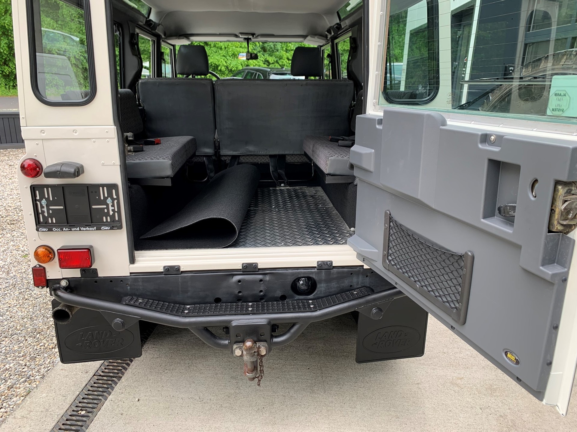 LAND ROVER Defender 110 SW 2.5 Td5-image-5