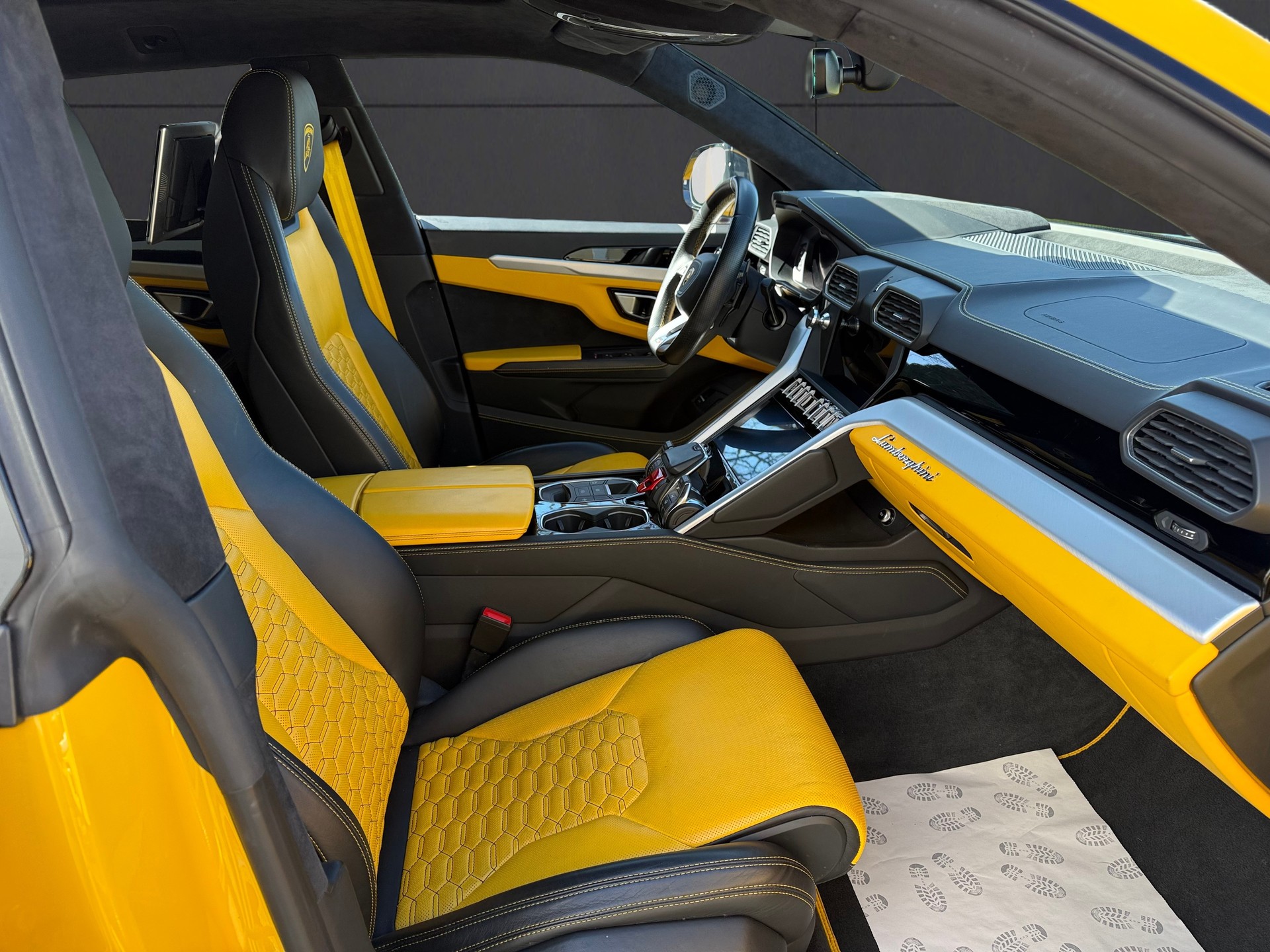 LAMBORGHINI Urus E-Gear-image-13