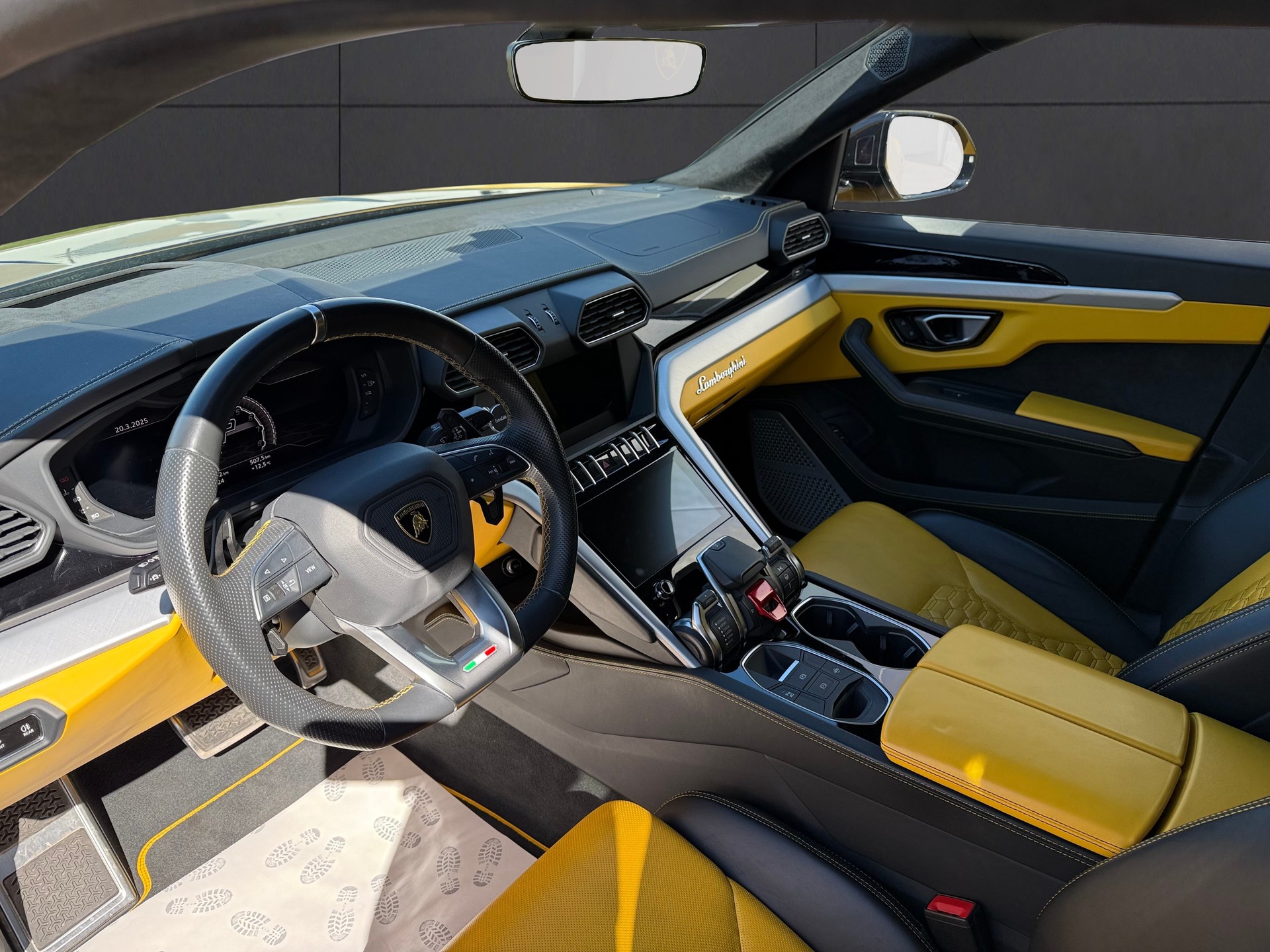 LAMBORGHINI Urus E-Gear-image-23