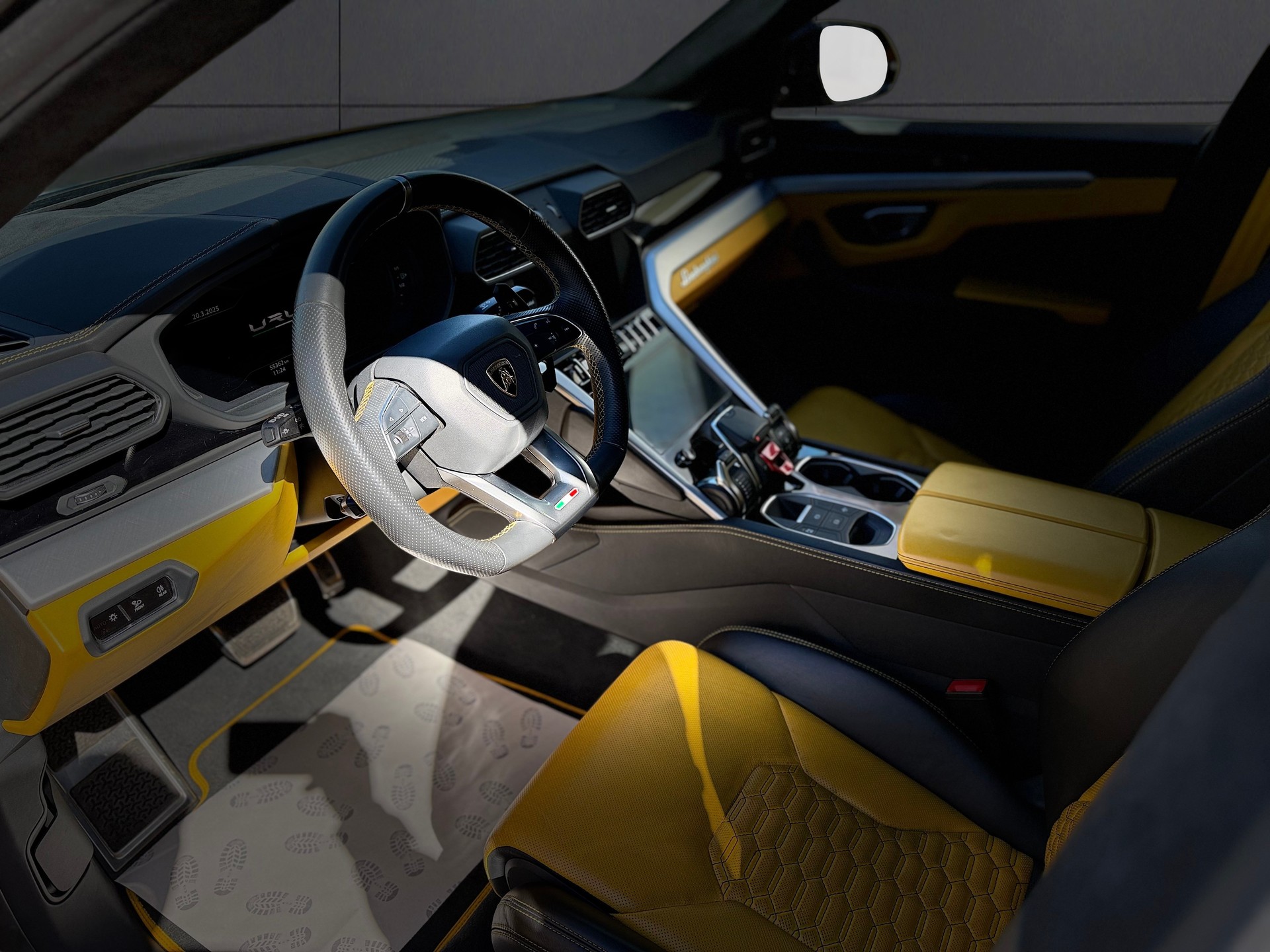 LAMBORGHINI Urus E-Gear-image-24