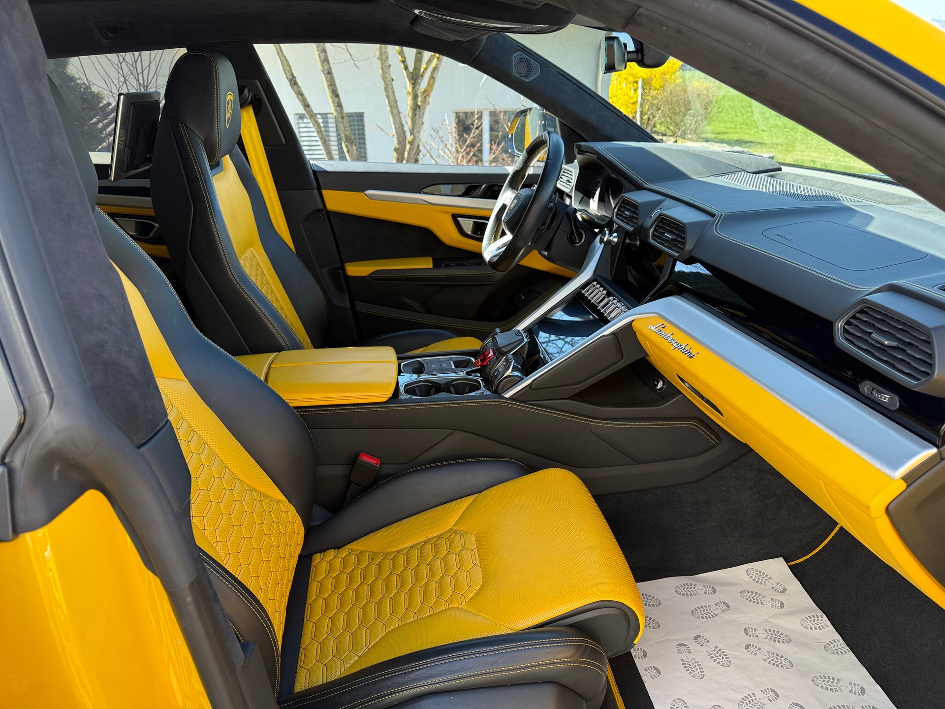 LAMBORGHINI Urus E-Gear-image-16