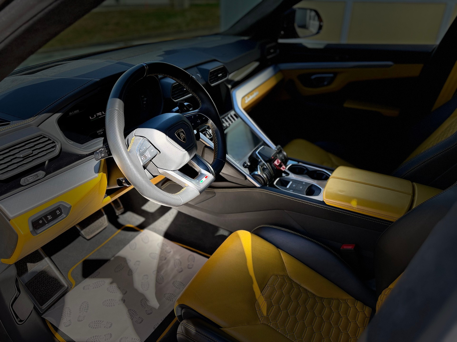 LAMBORGHINI Urus E-Gear-image-27