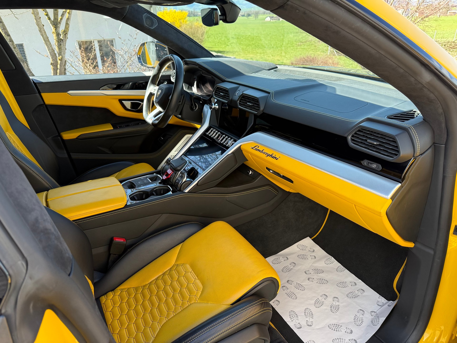 LAMBORGHINI Urus E-Gear-image-14