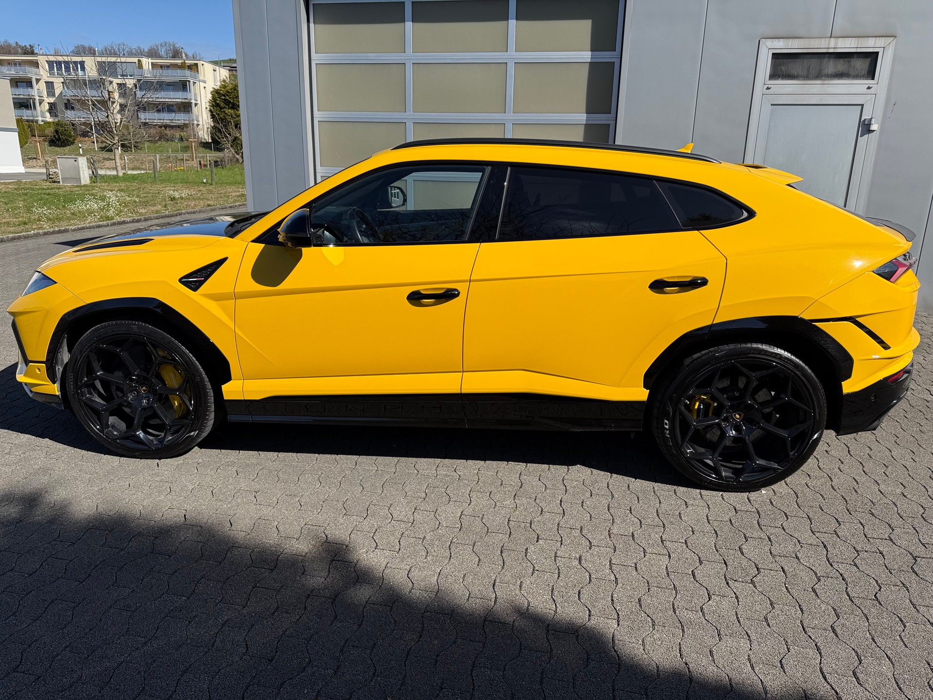 LAMBORGHINI Urus E-Gear-image-11