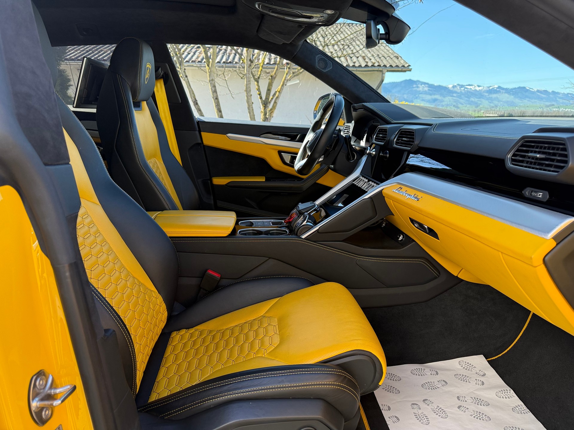 LAMBORGHINI Urus E-Gear-image-17