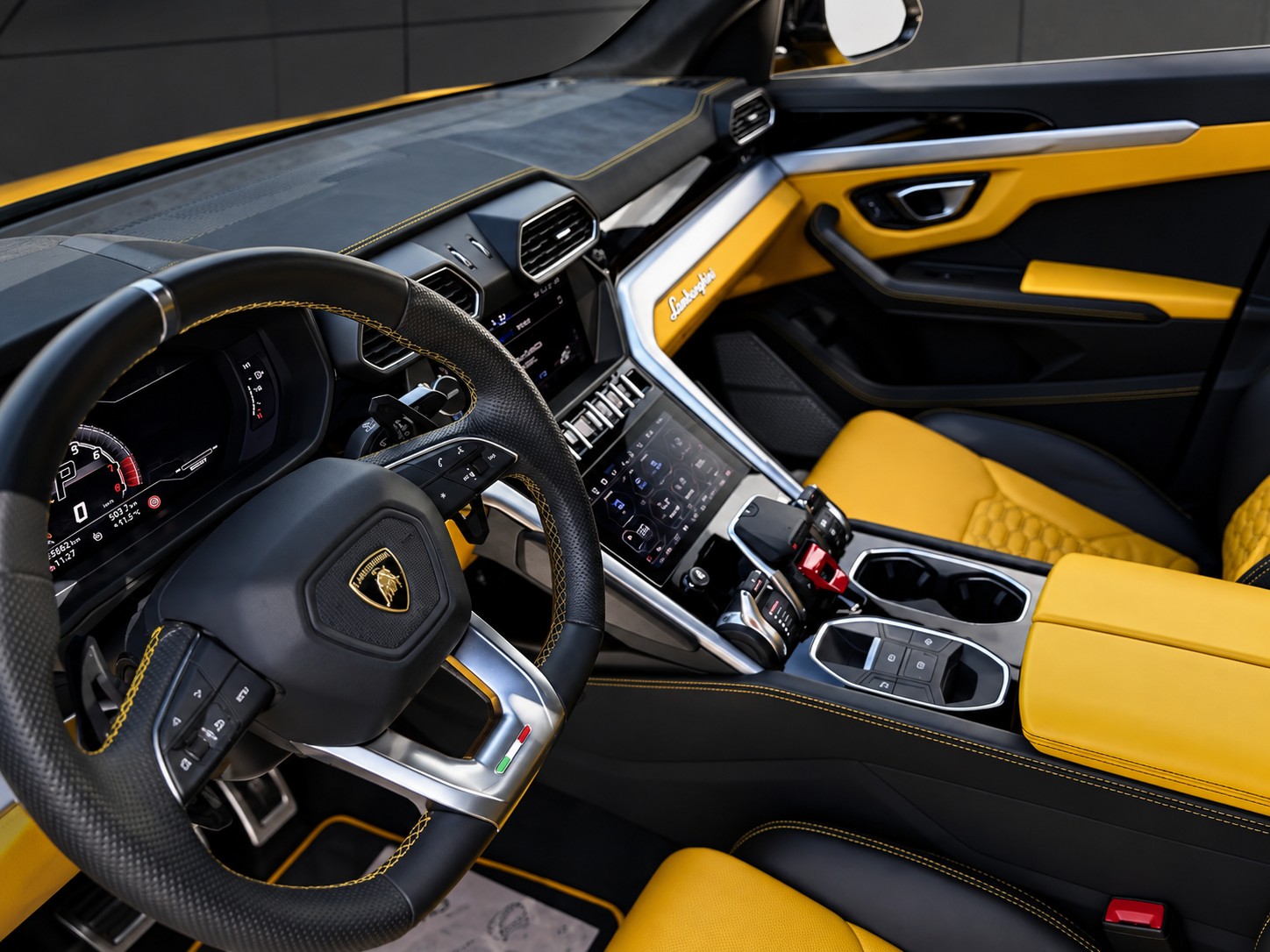 LAMBORGHINI Urus E-Gear-image-12