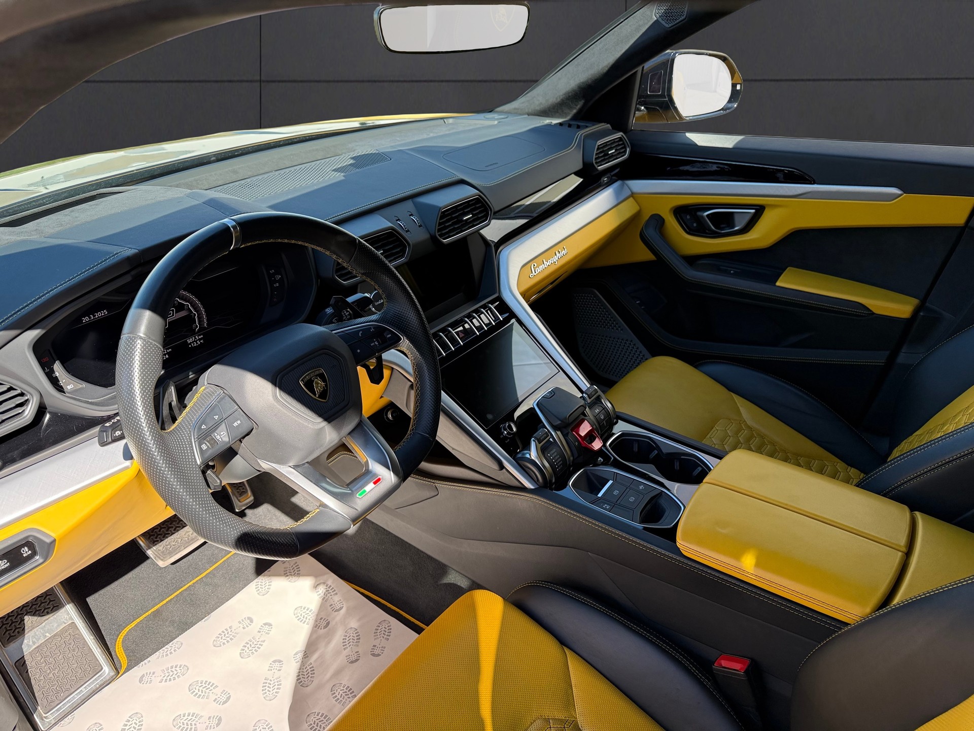 LAMBORGHINI Urus E-Gear-image-10