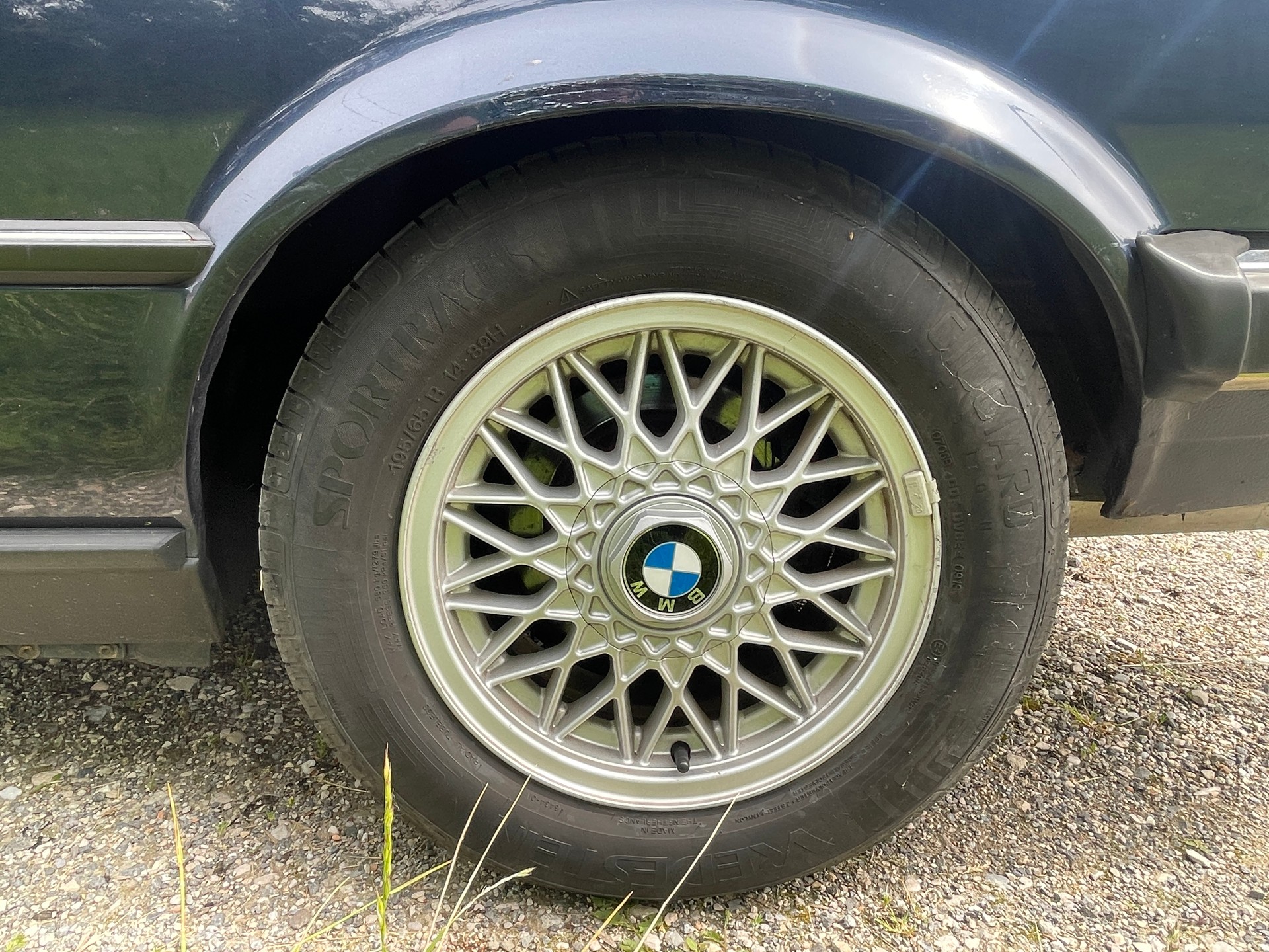 BMW 320i Cabrio-image-8