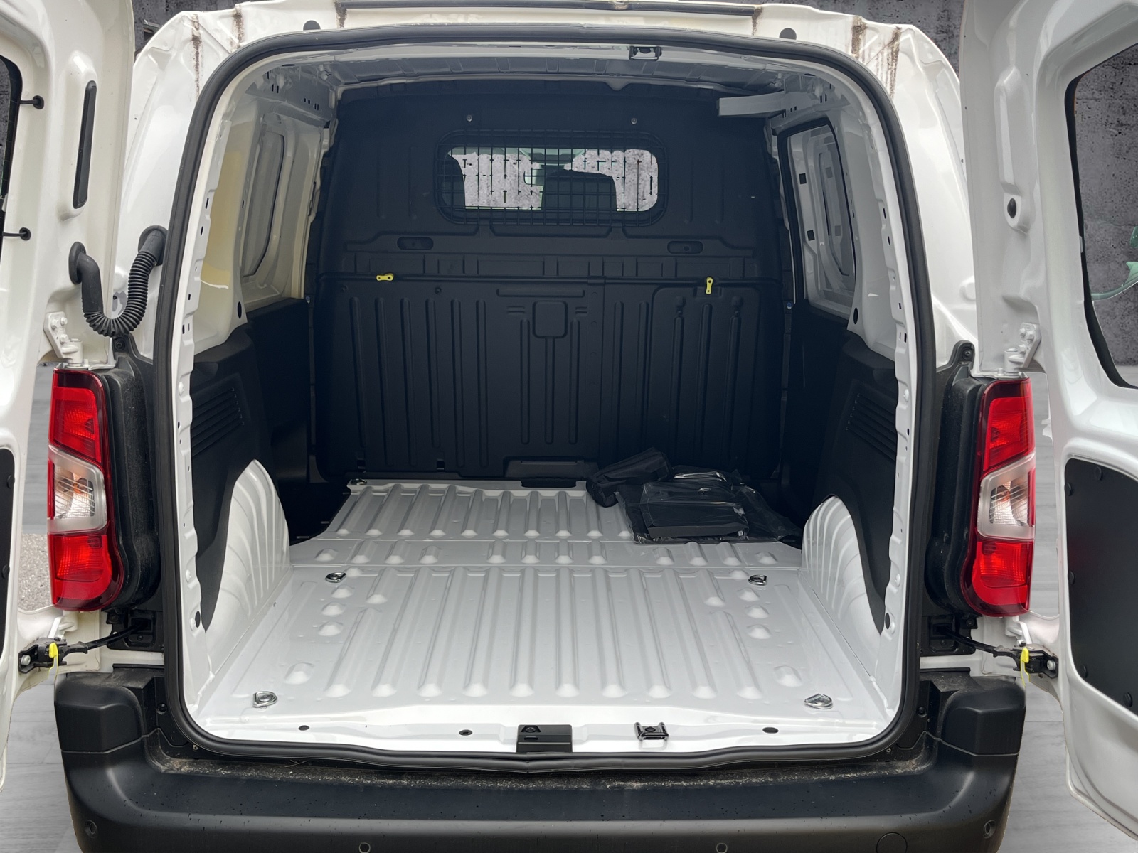 FIAT Doblo Kaw. L1 1.2 PureTech Swiss-image-13