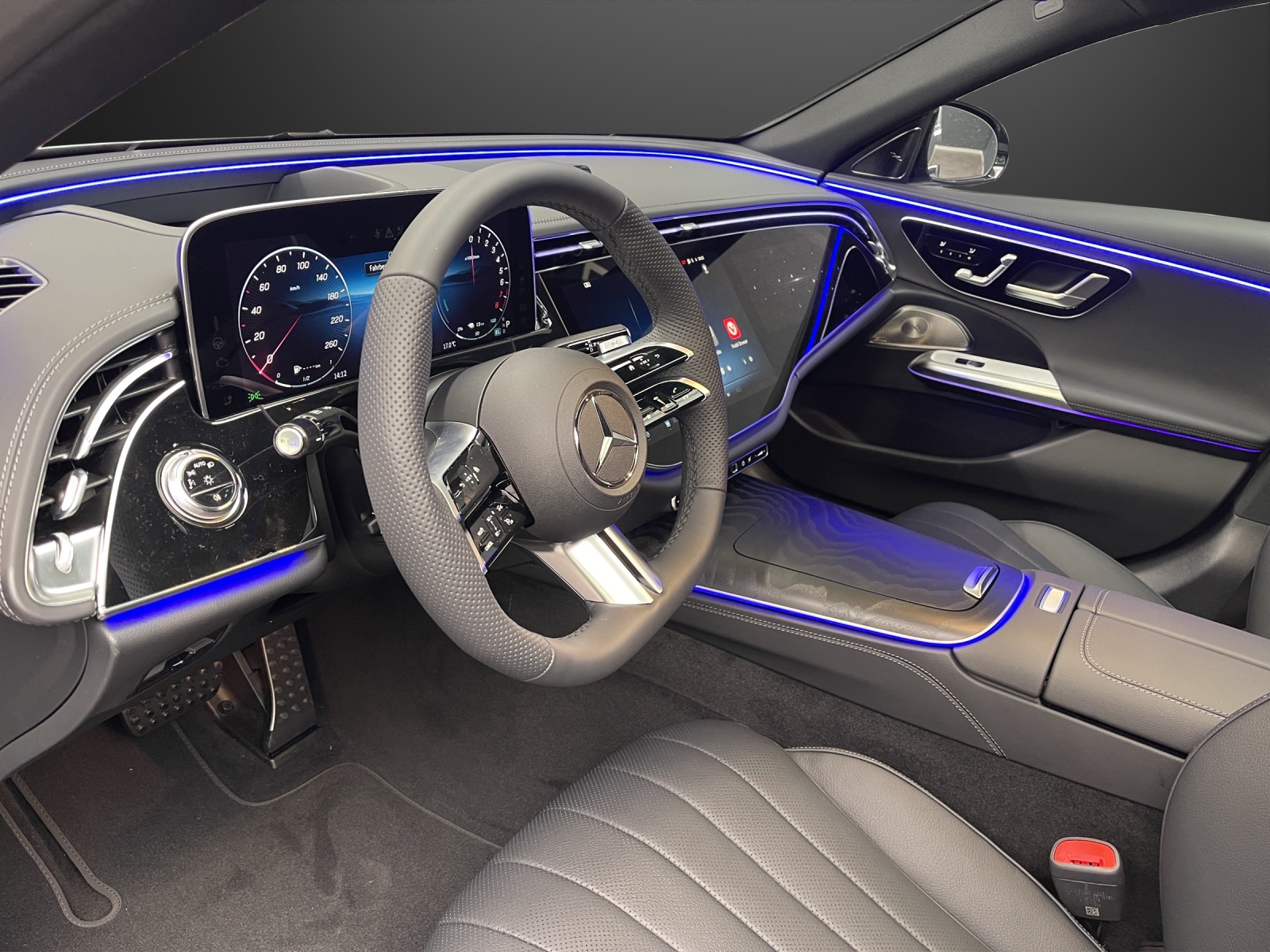 MERCEDES-BENZ E 400 e 4Matic 9G-Tronic-image-7