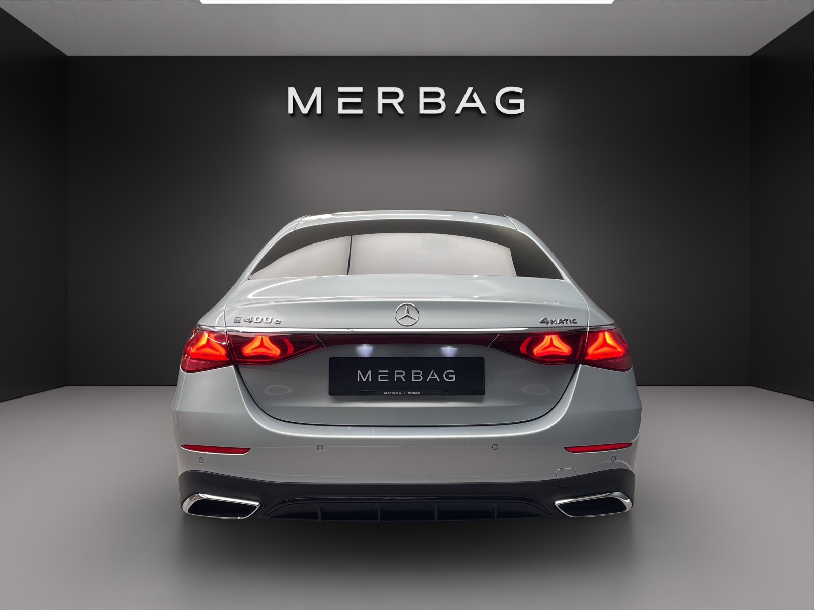 MERCEDES-BENZ E 400 e 4Matic 9G-Tronic-image-4