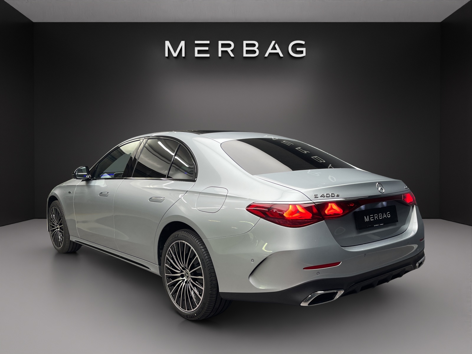 MERCEDES-BENZ E 400 e 4Matic 9G-Tronic-image-3