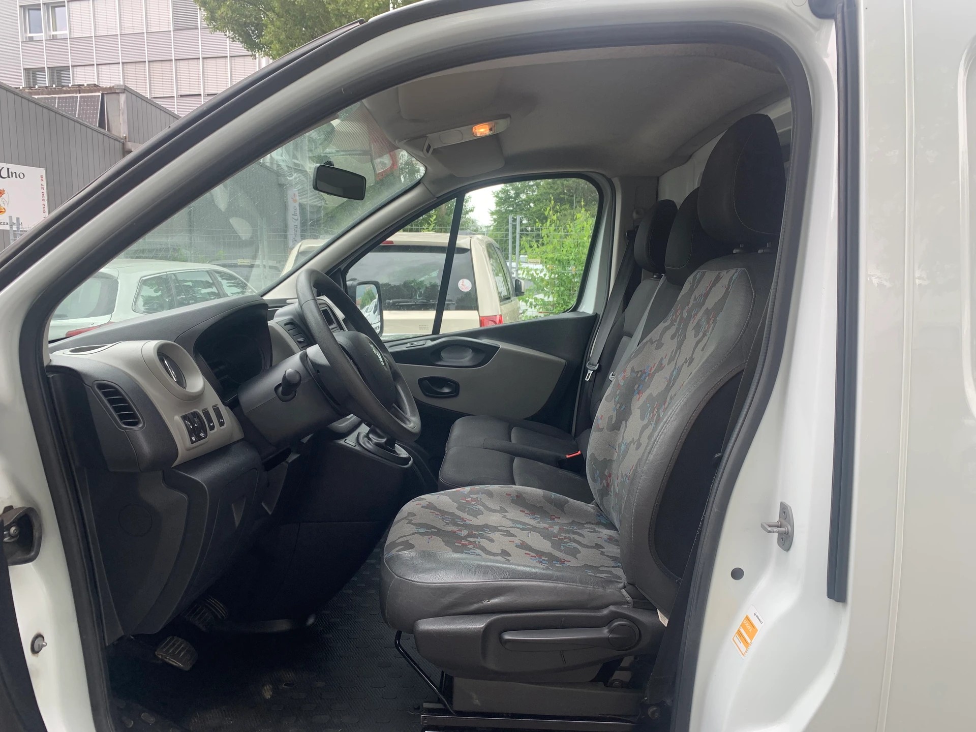 RENAULT Trafic 1.6 ENERGY TwinT. dCi125 2.9t Busin. L1H1 * 03x Sitze ** Klimaanlage ** Frisch Ab MFK*-image-2