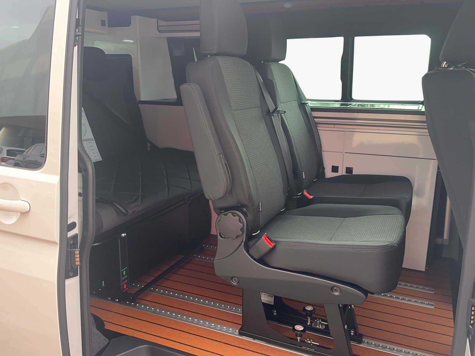 VW T6.1 2.0 TDI Envia Free 4Motion DSG-image-11