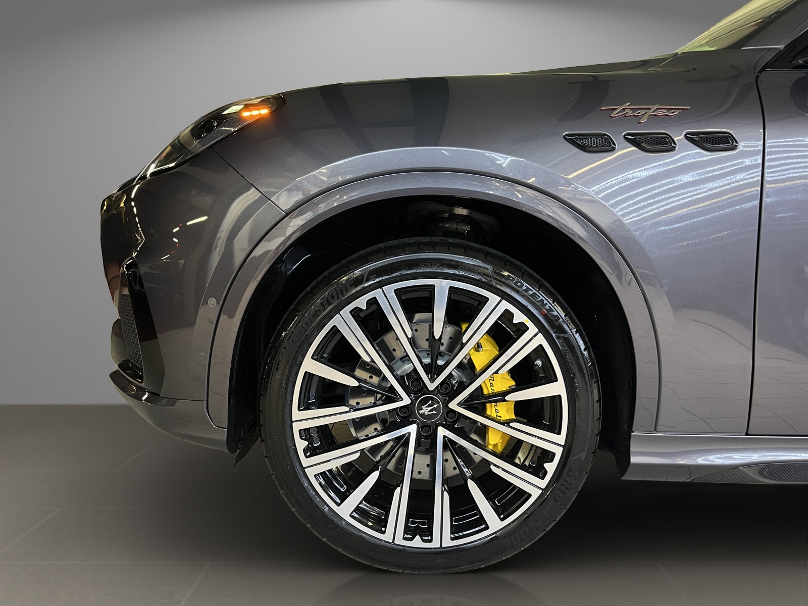 MASERATI Grecale 3.0 Trofeo Automatica-image-10