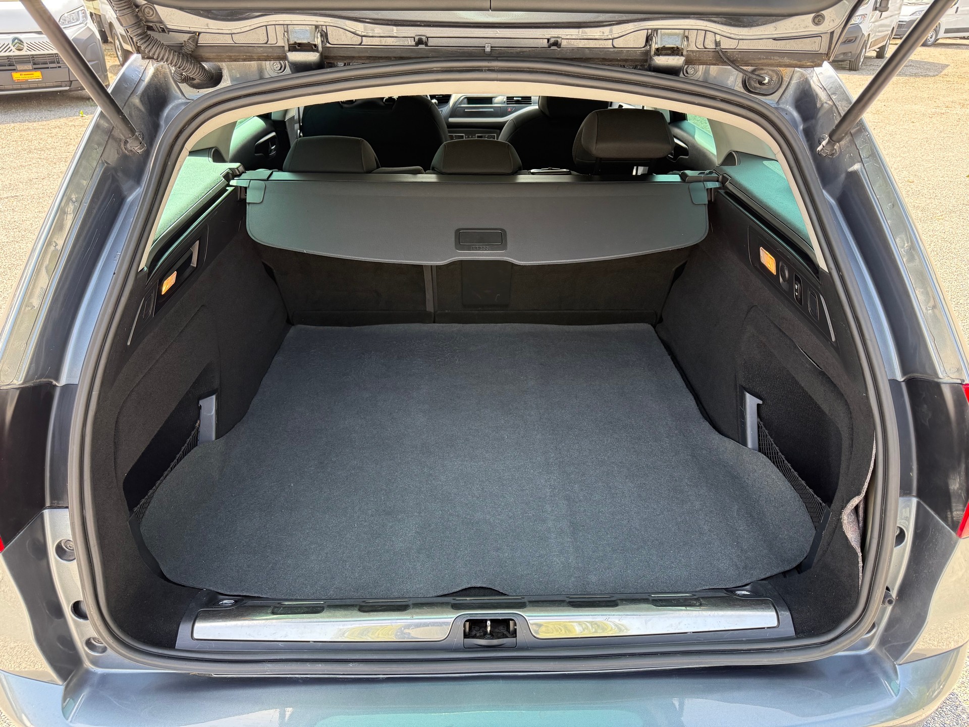 CITROEN C5 Tourer 2.2 HDi Dynamique+-image-8
