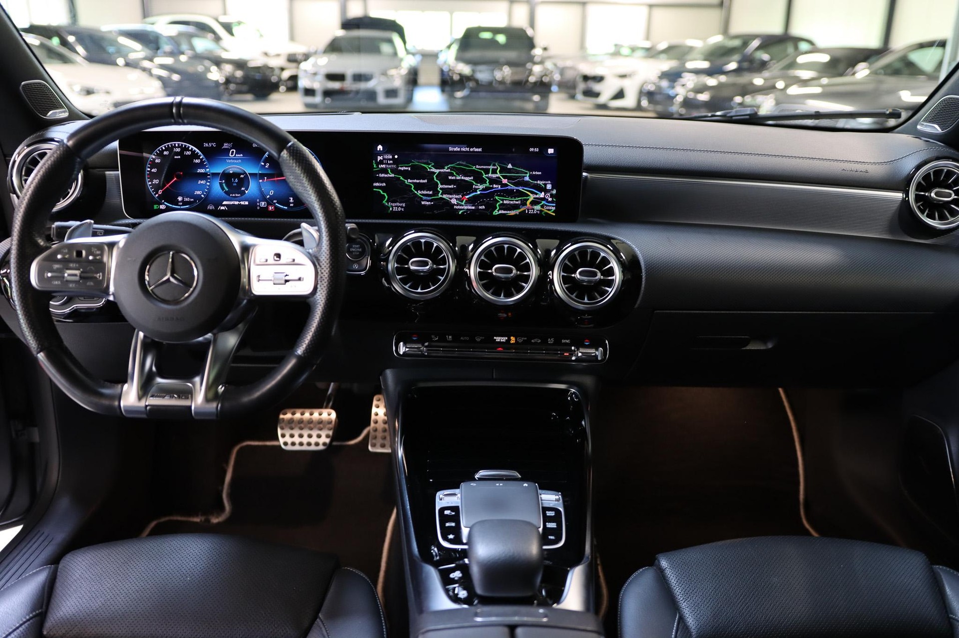 MERCEDES-BENZ CLA 35 AMG 4matic Shooting Brake-image-10