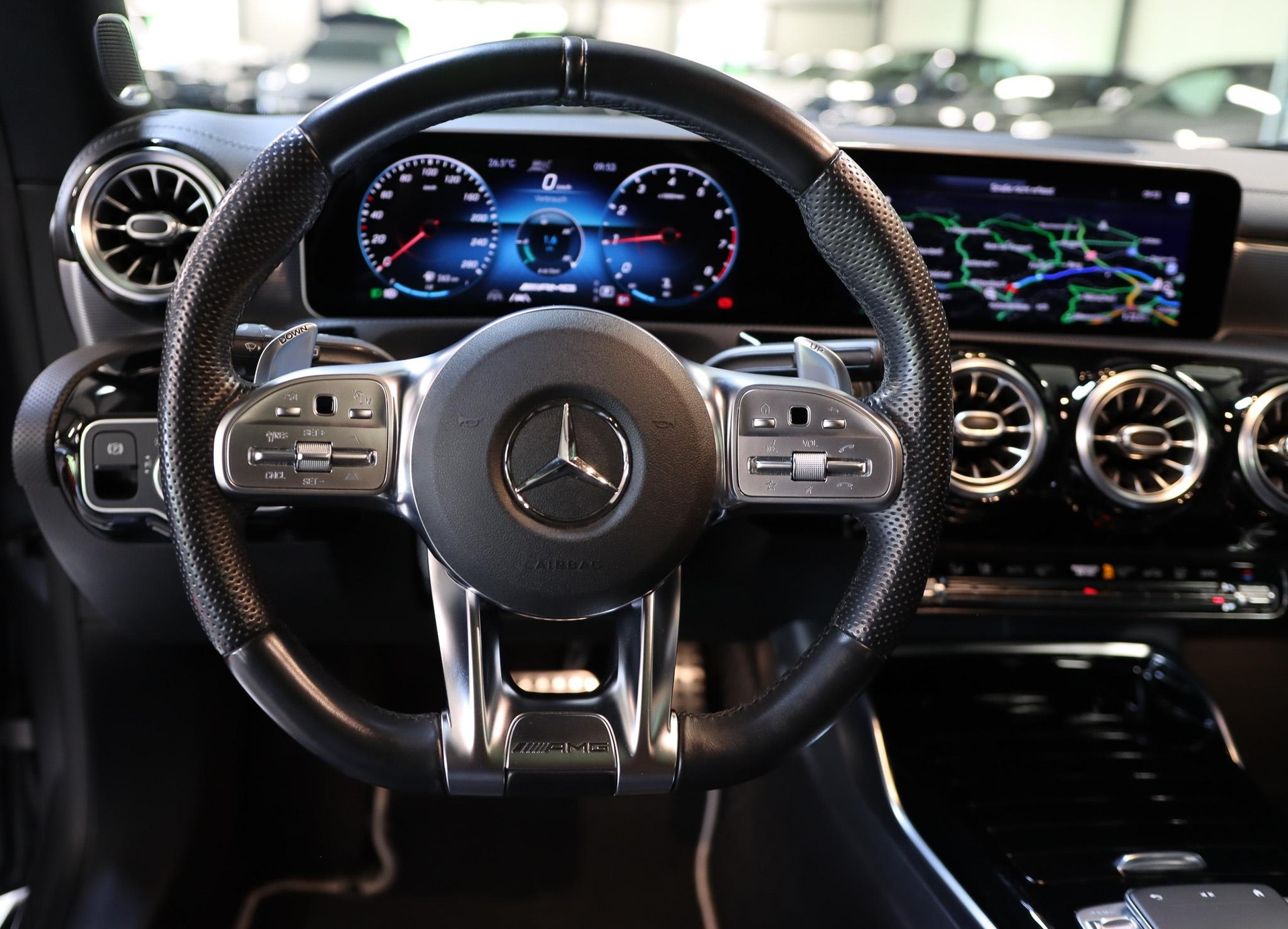 MERCEDES-BENZ CLA 35 AMG 4matic Shooting Brake-image-9