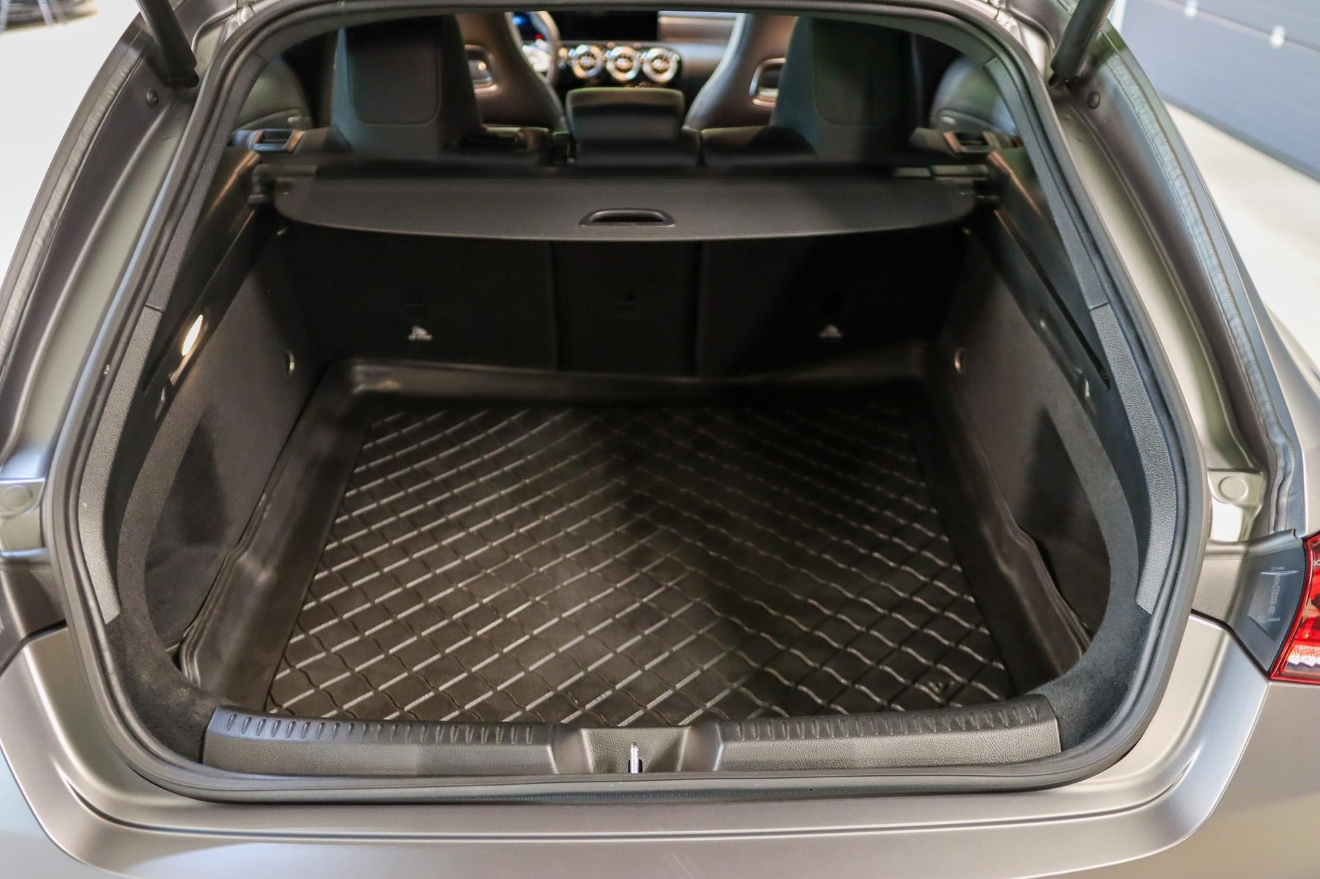 MERCEDES-BENZ CLA 35 AMG 4matic Shooting Brake-image-14