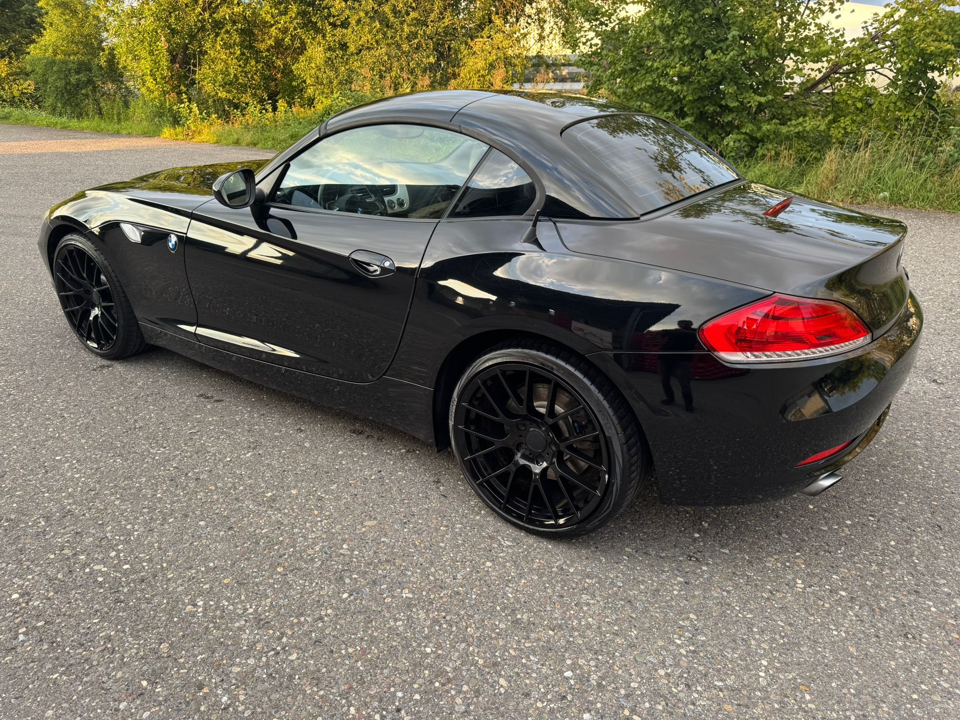 BMW Z4 sDrive35i-image-4