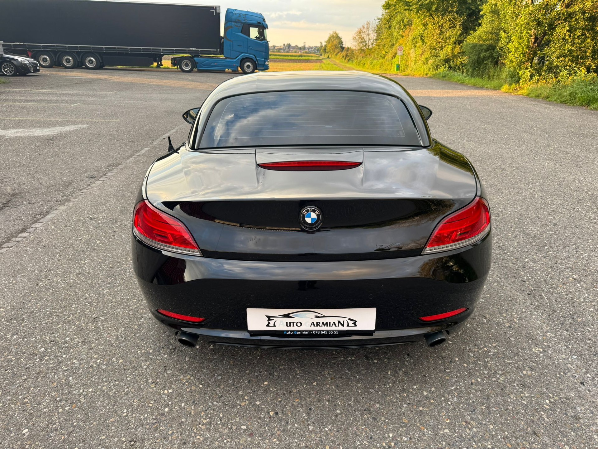 BMW Z4 sDrive35i-image-3