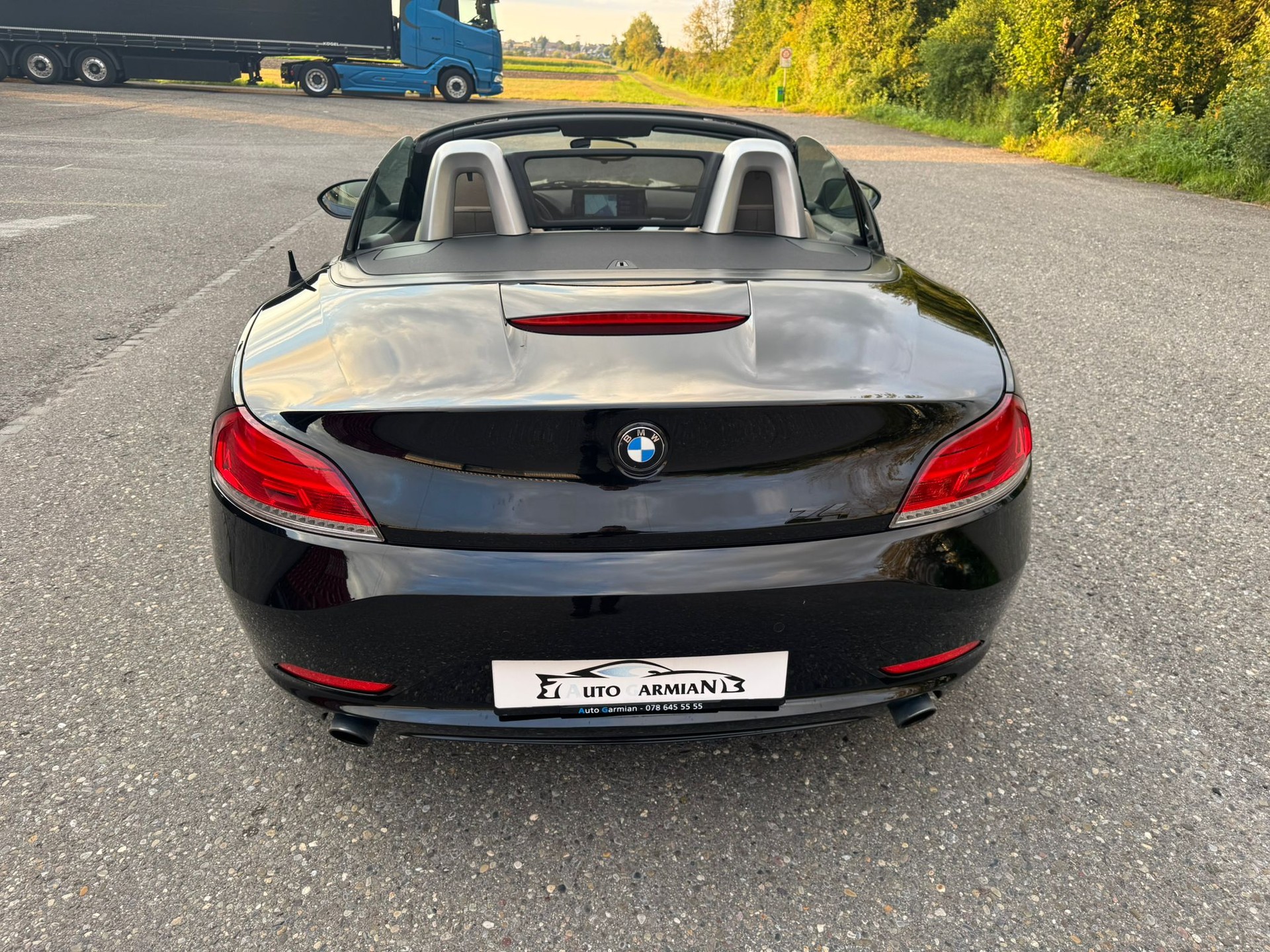 BMW Z4 sDrive35i-image-12