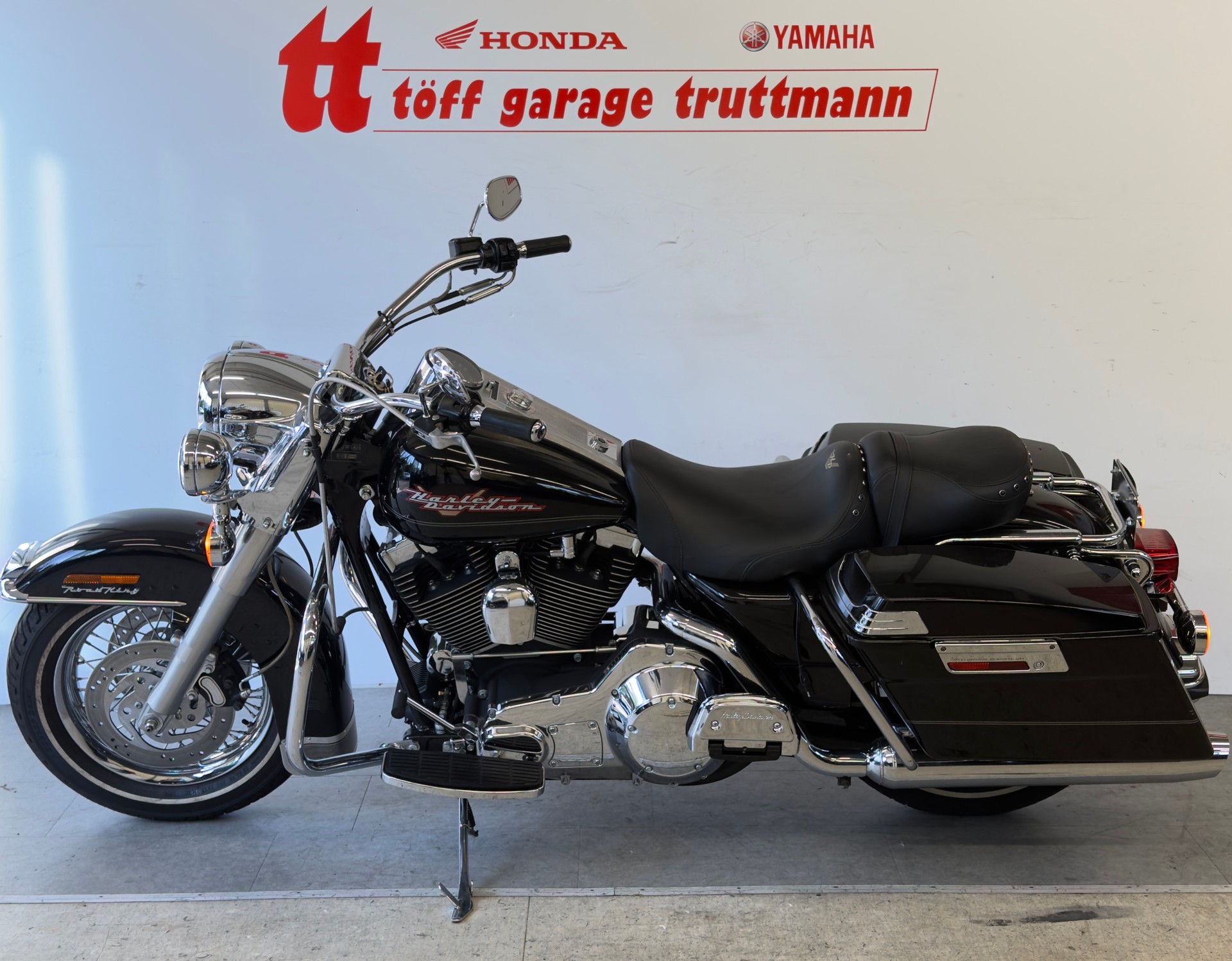 HARLEY-DAVIDSON FLHRI Road King-showroom-element-1