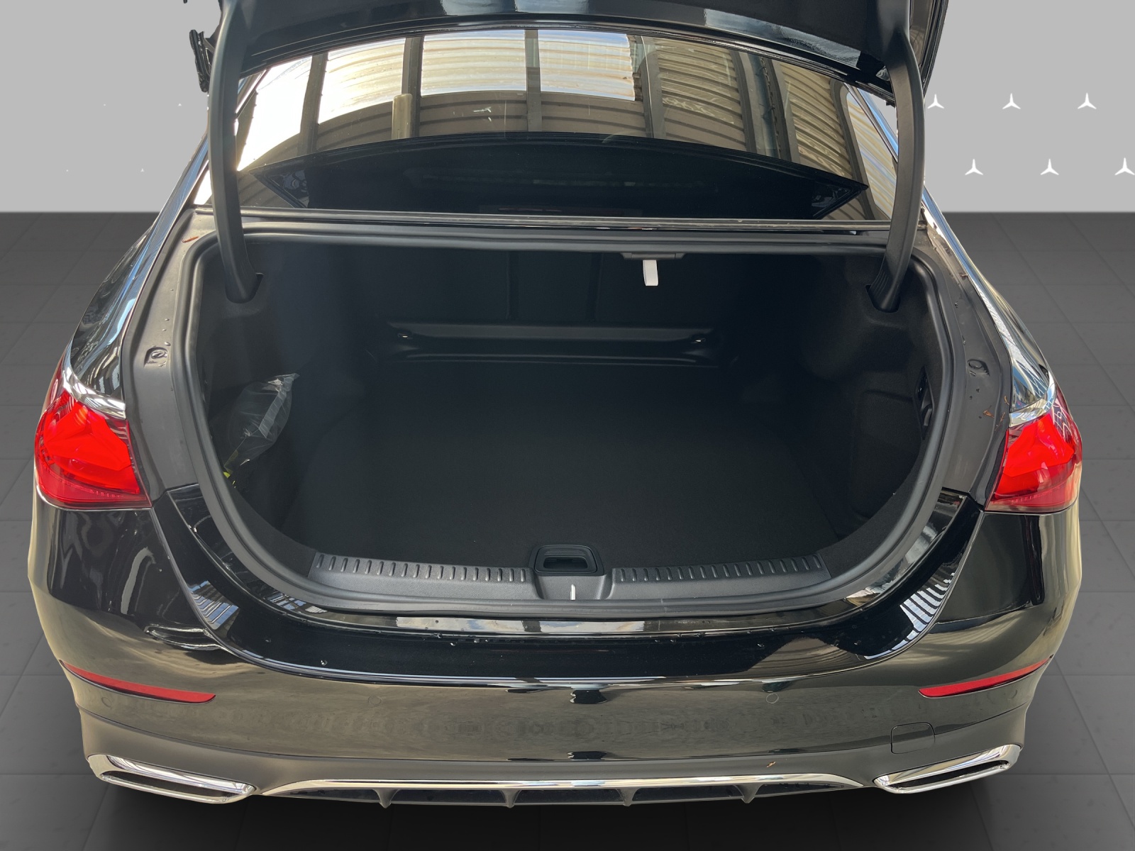 MERCEDES-BENZ E 220 d 4Matic 9G-Tronic-image-7