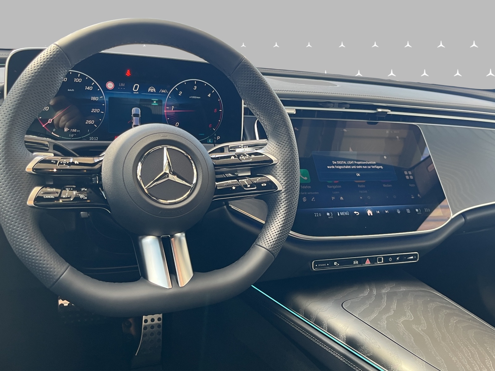 MERCEDES-BENZ E 220 d 4Matic 9G-Tronic-image-13