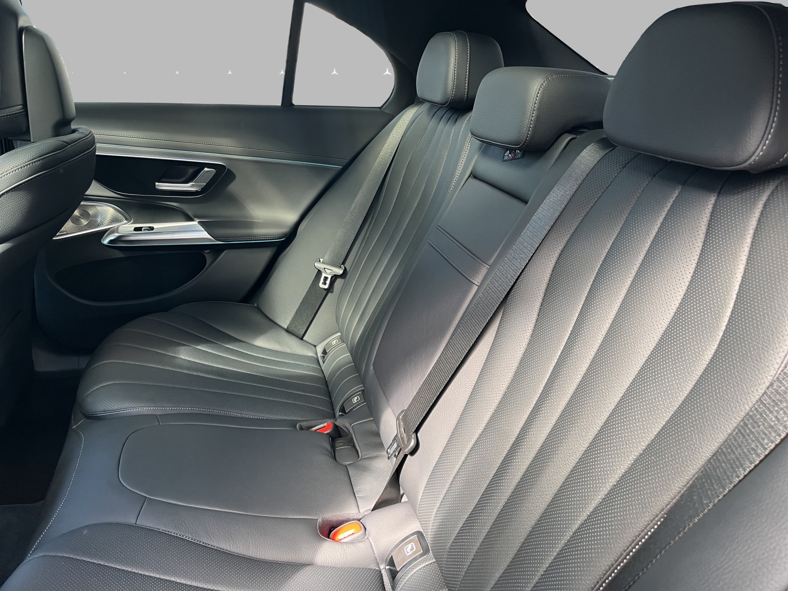 MERCEDES-BENZ E 220 d 4Matic 9G-Tronic-image-10