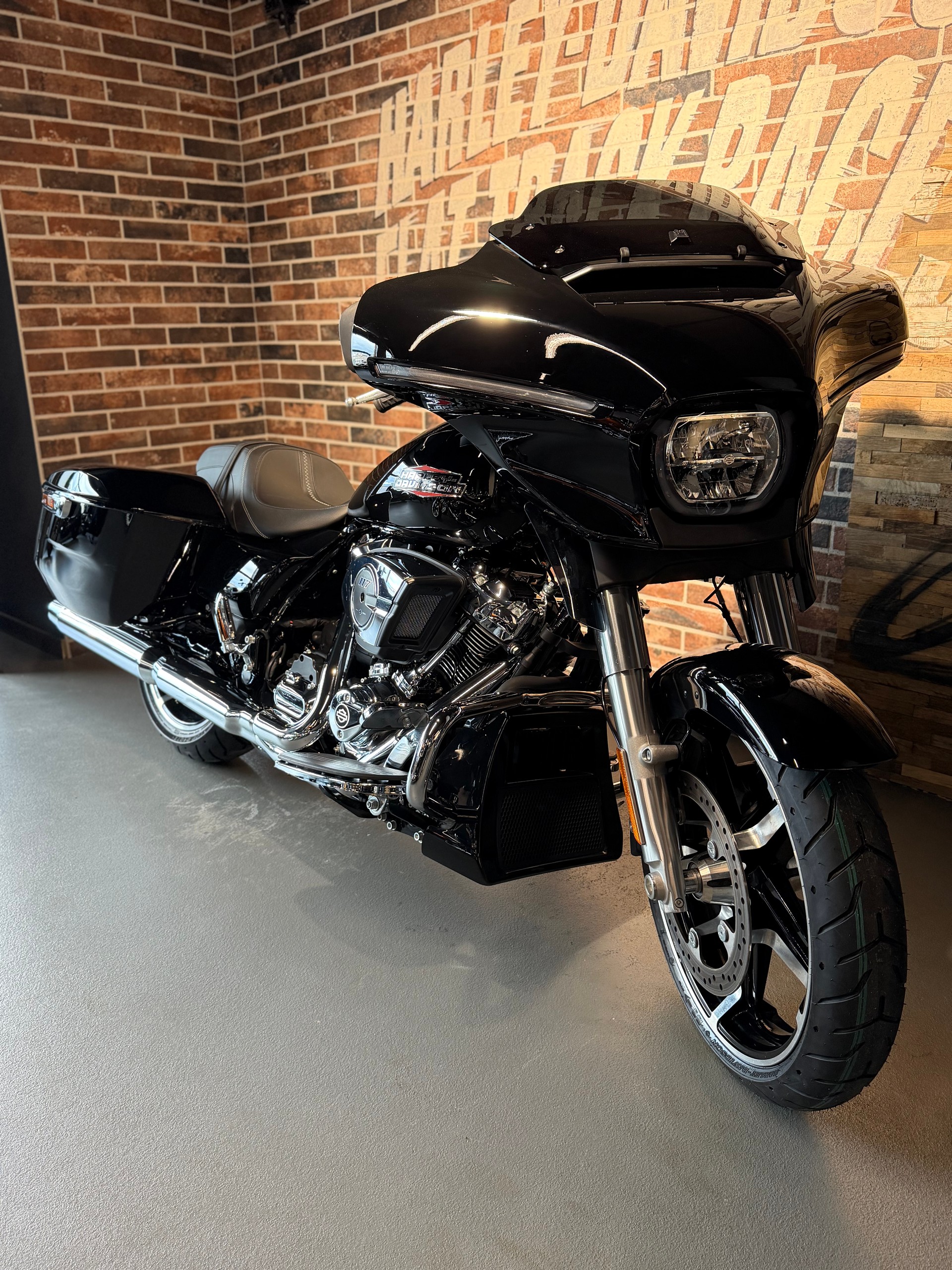 HARLEY-DAVIDSON FLHX Street Glide 117-image-12