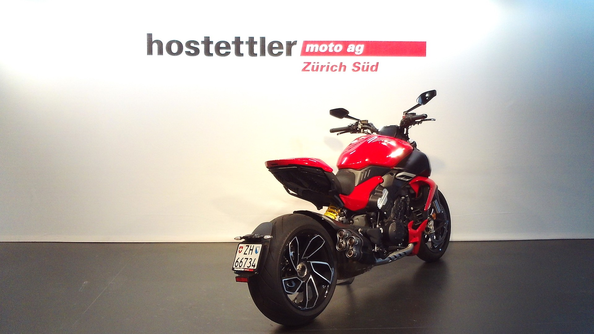 DUCATI Diavel V4-showroom-element-1
