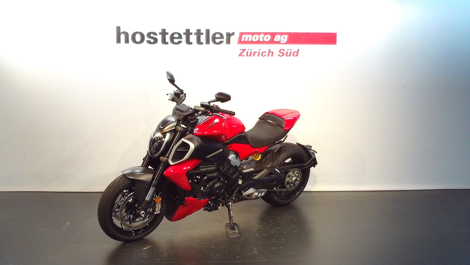 DUCATI Diavel V4-showroom-element-3