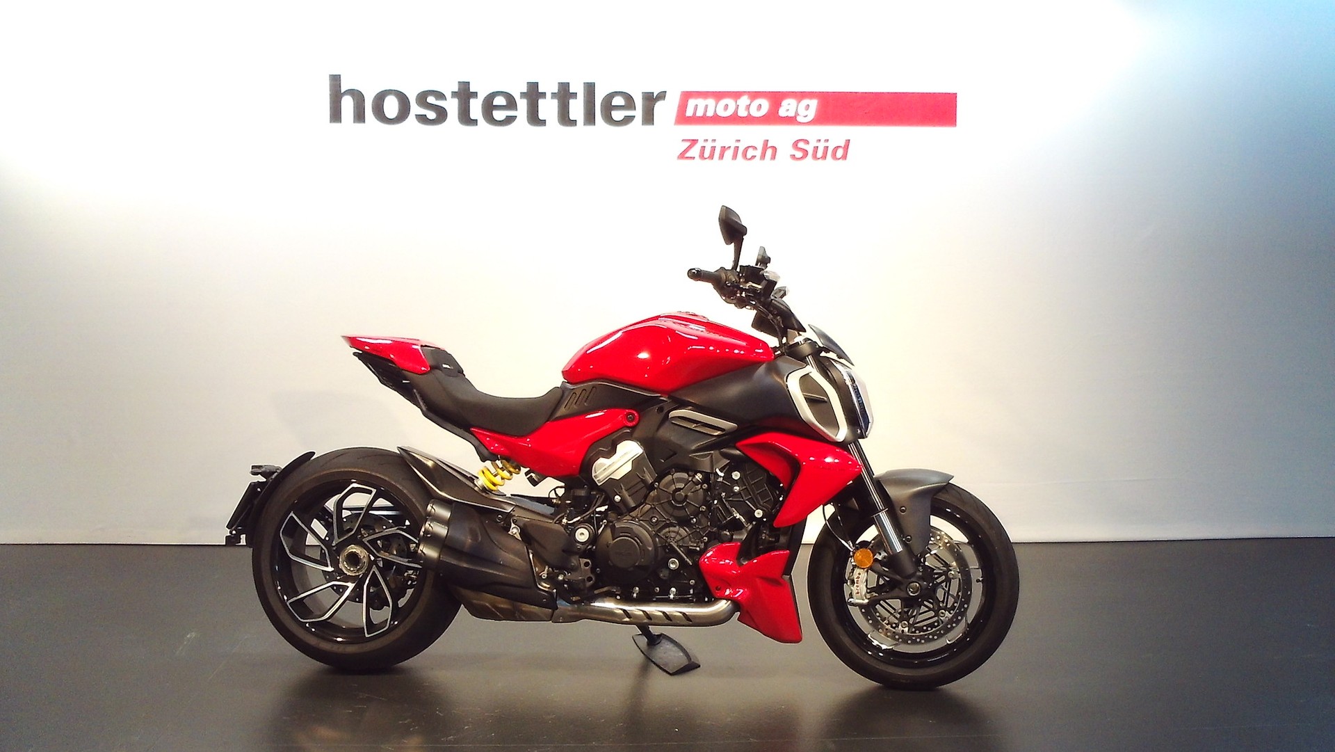 DUCATI Diavel V4