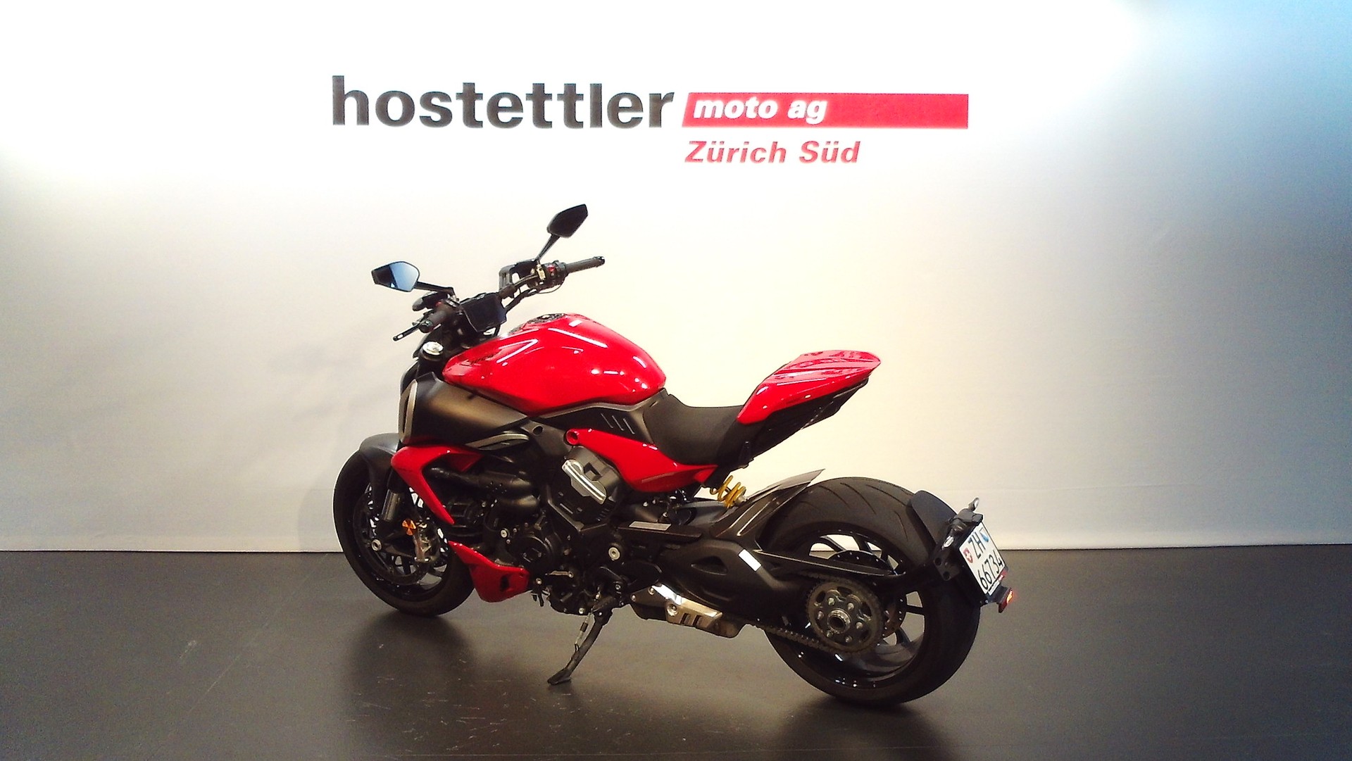 DUCATI Diavel V4-showroom-element-2