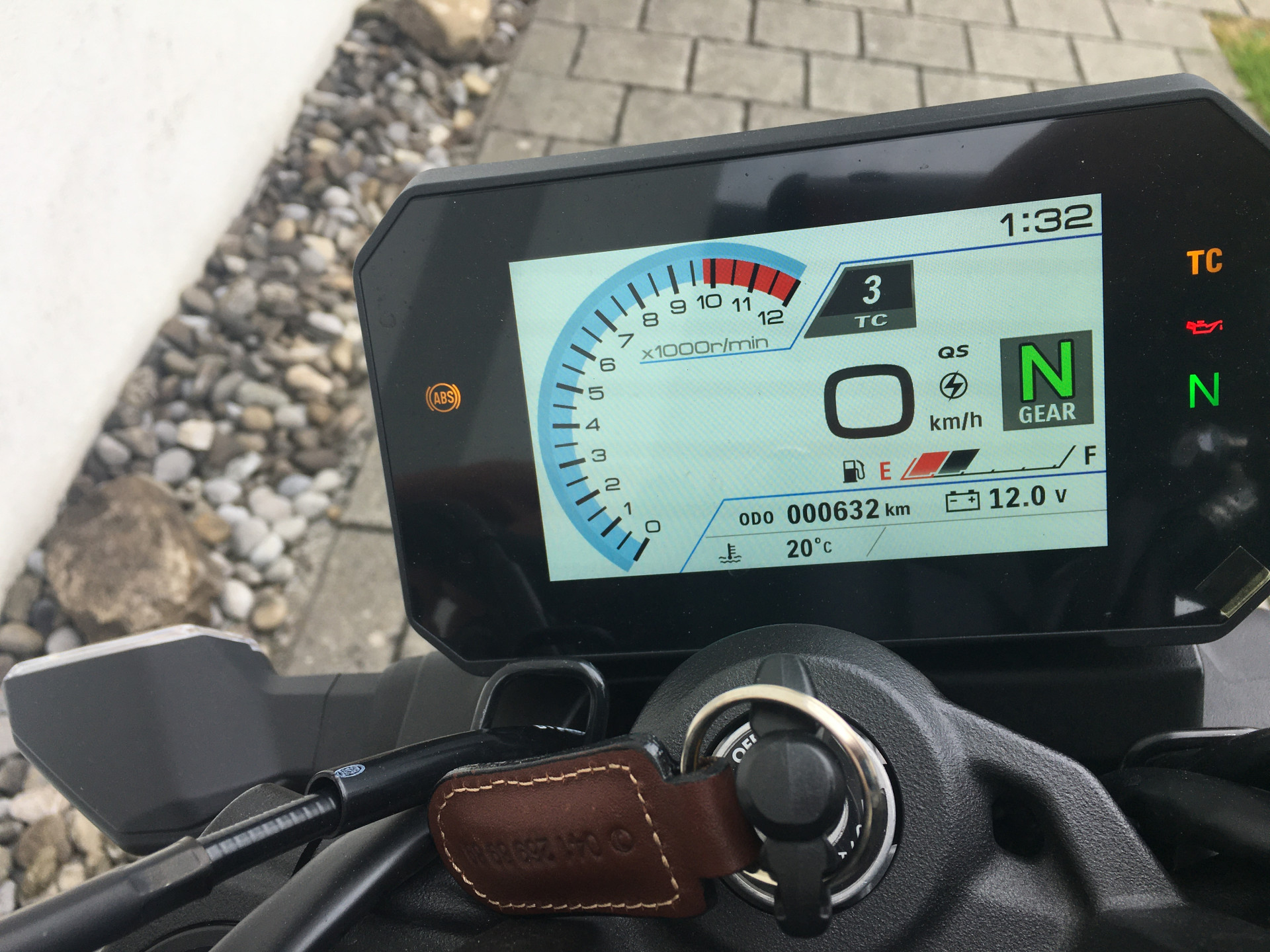 SUZUKI GSX-8S-showroom-element-3