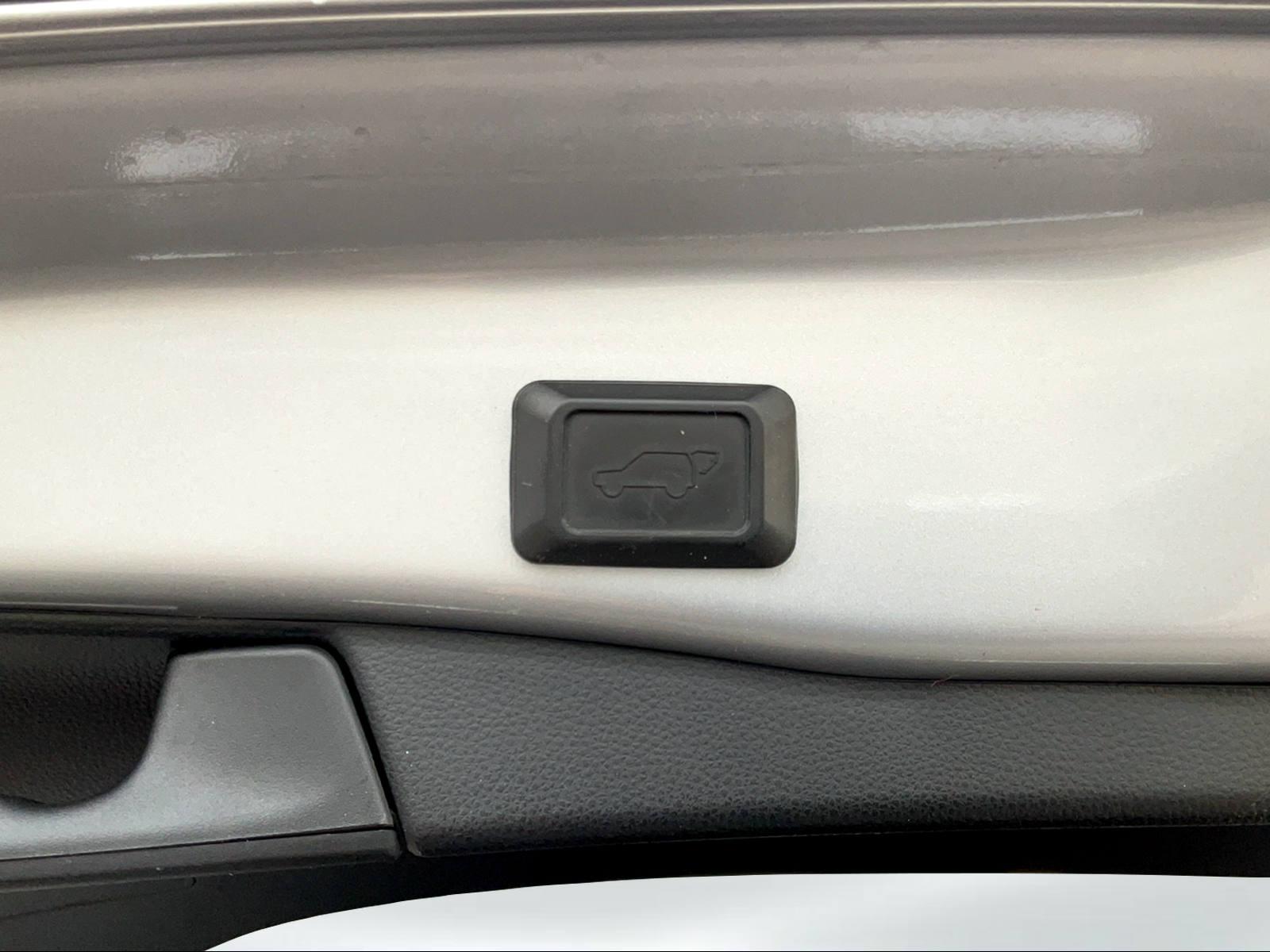 TOYOTA RAV4 2.5 Plug-In-Hybrid Premium-image-12