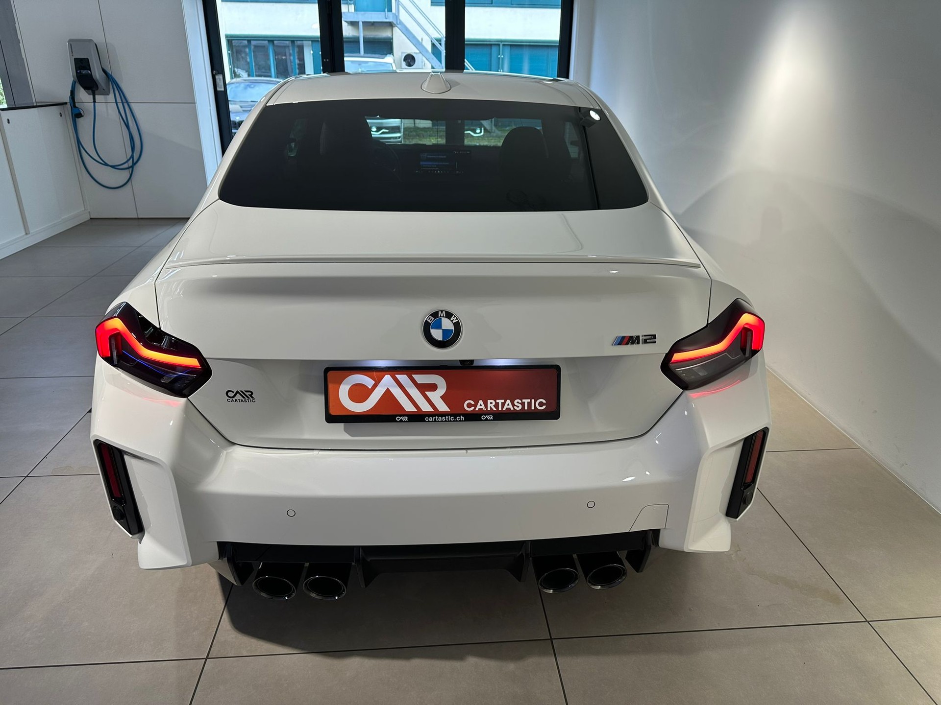 BMW M2 LCI-showroom-element-3