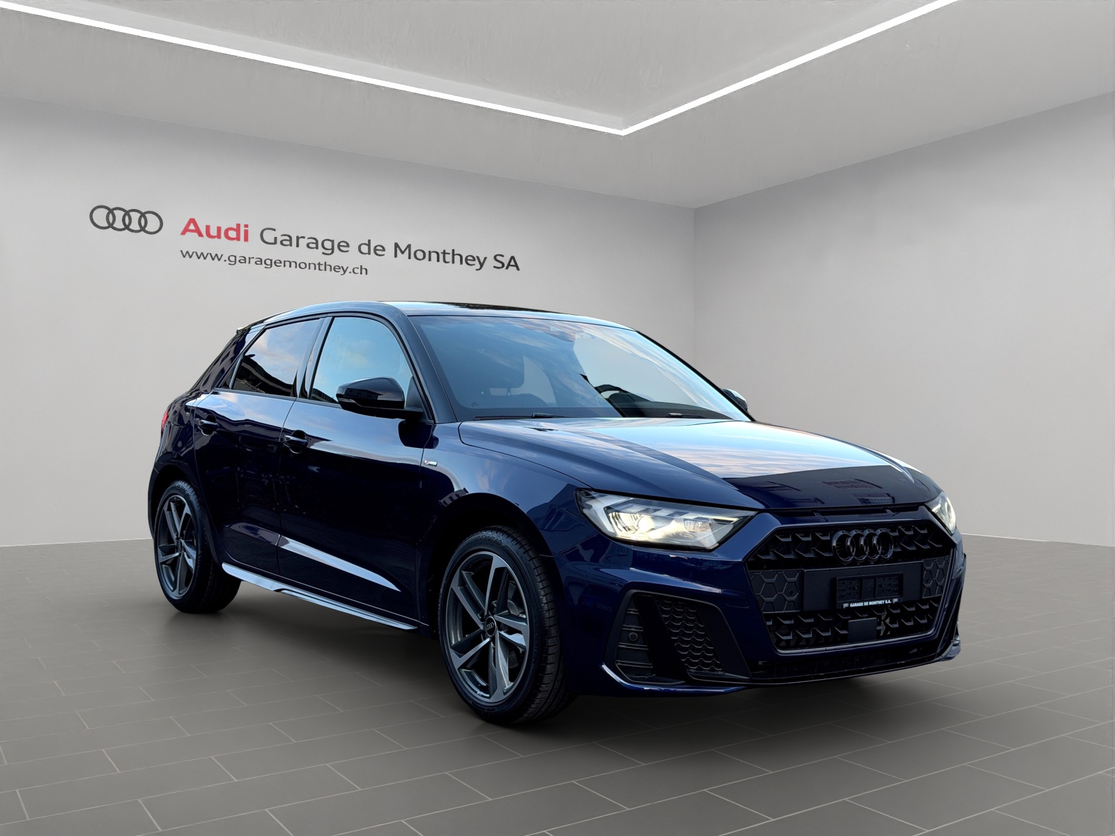 AUDI A1 Sportback 30 TFSI S Line Attraction S-tronic-image-1