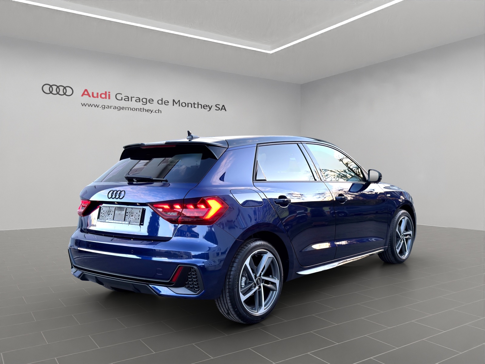 AUDI A1 Sportback 30 TFSI S Line Attraction S-tronic-image-2