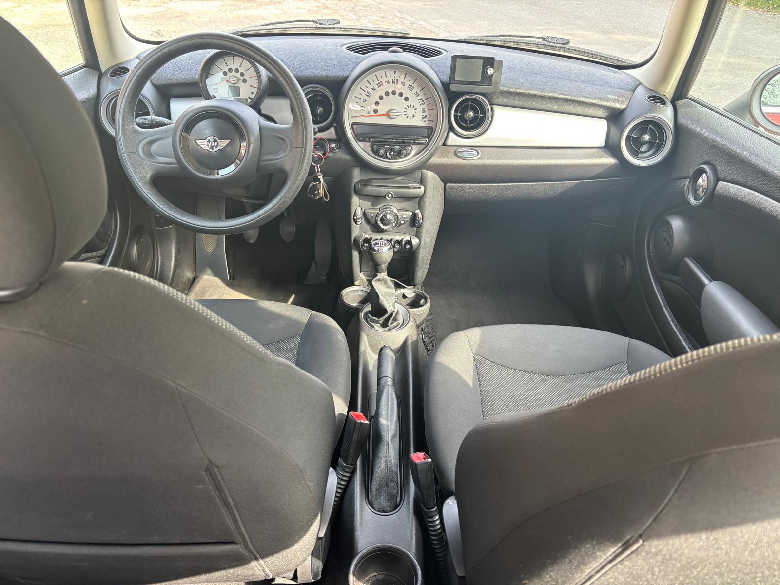 MINI One-image-9