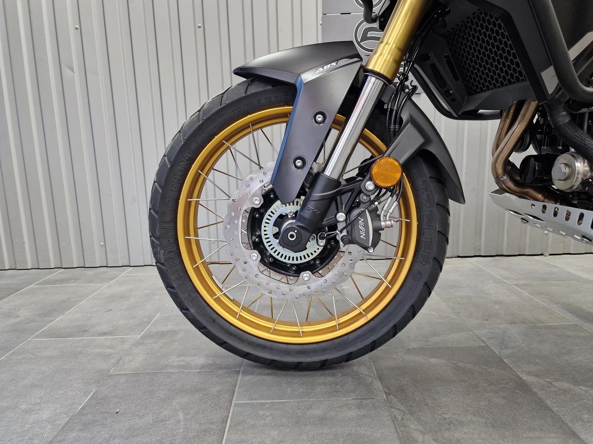 VOGE 625 DSX-image-8