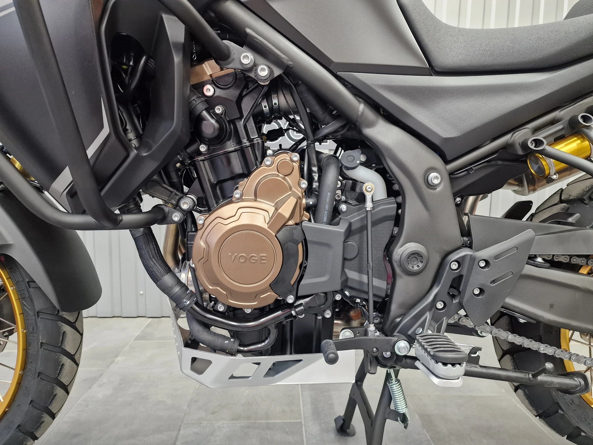 VOGE 625 DSX-image-9