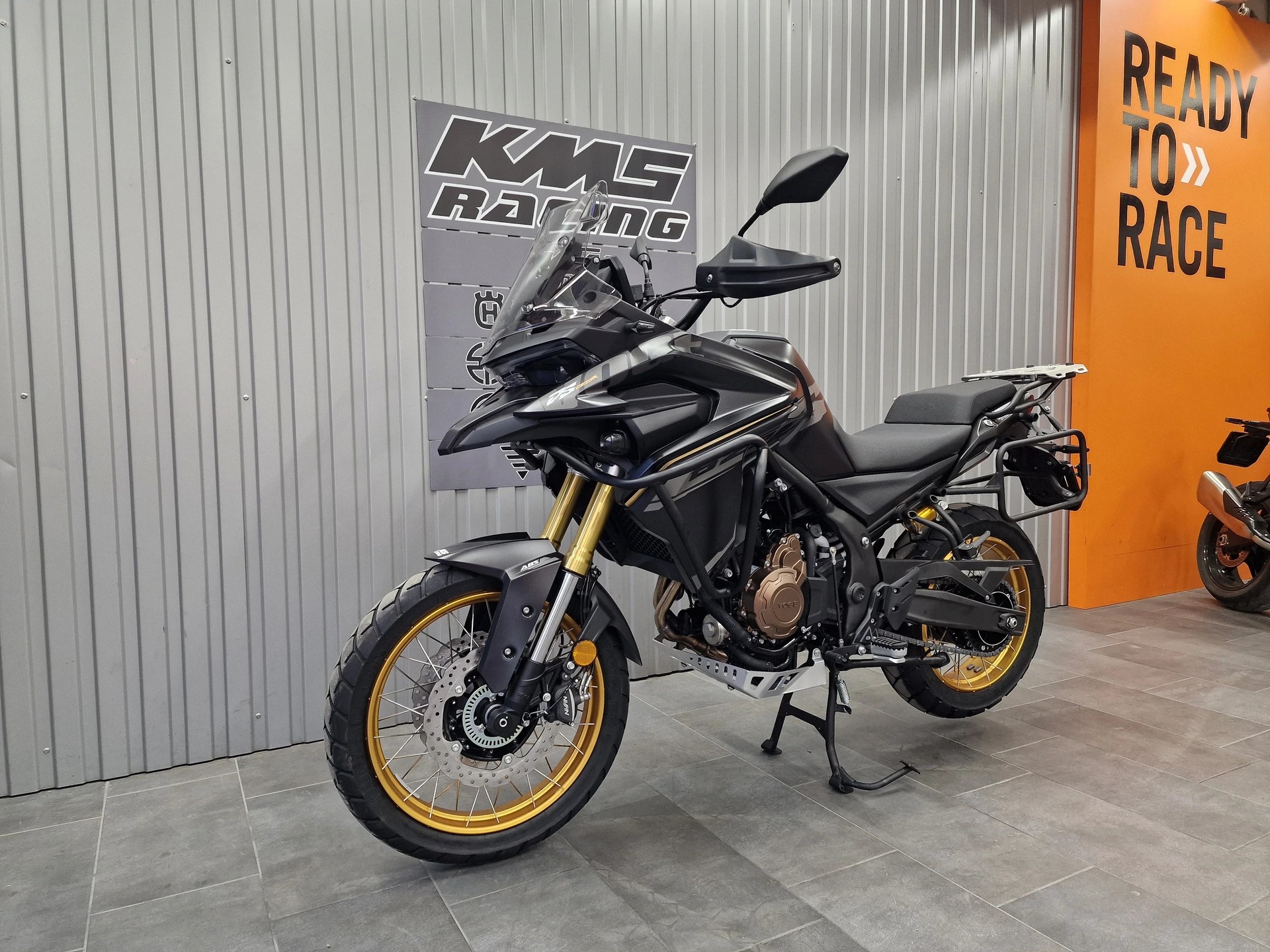 VOGE 625 DSX-showroom-element-2