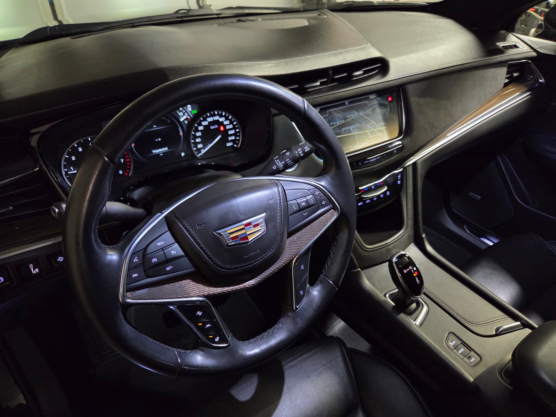 CADILLAC XT5 3.6 V6 Platinum AWD-image-12