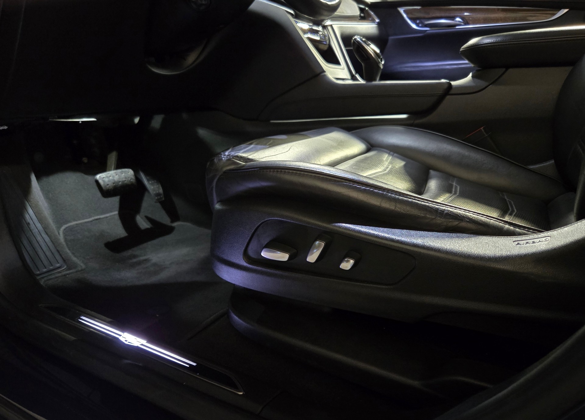 CADILLAC XT5 3.6 V6 Platinum AWD-image-6