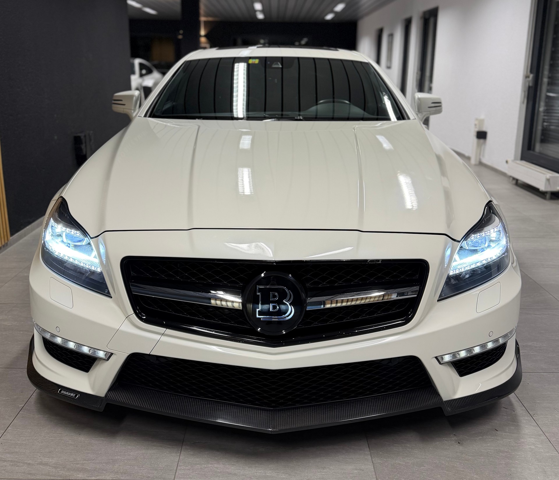 MERCEDES-BENZ CLS 63 AMG Speedshift MCT-showroom-element-1