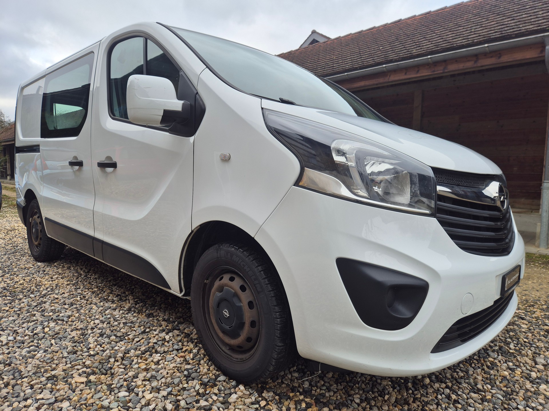 OPEL VIVARO-image-5